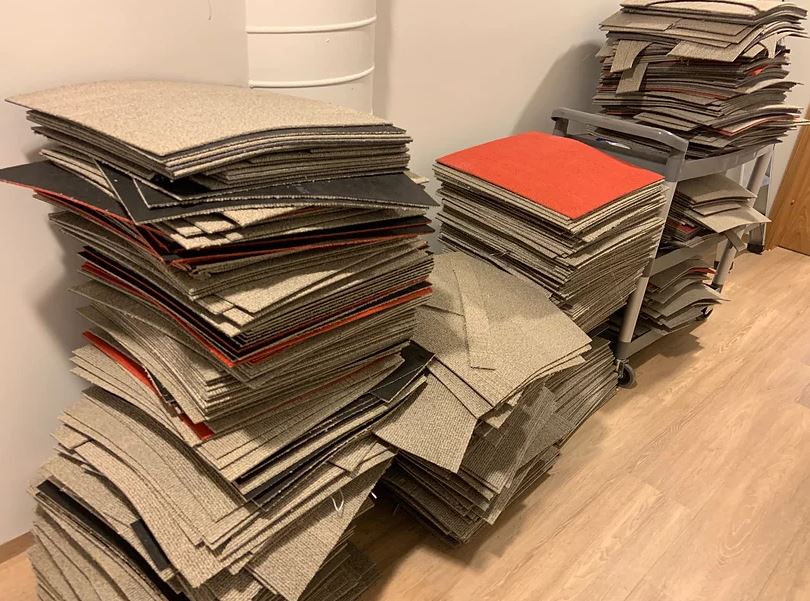 SELT / SOLD -Teppaflísar 50sm x 50sm