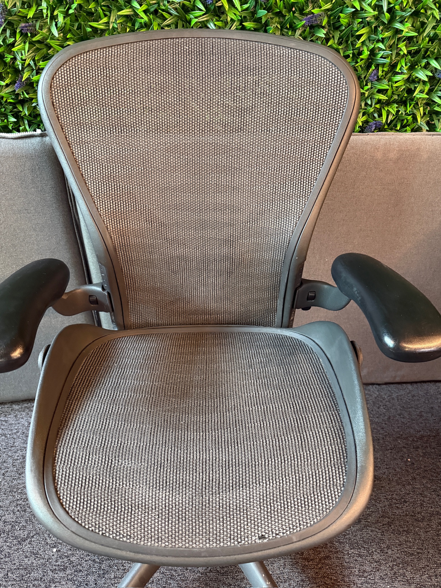 SELT / SOLD - Herman Miller Aeron með séráklæði, B stærð 3
