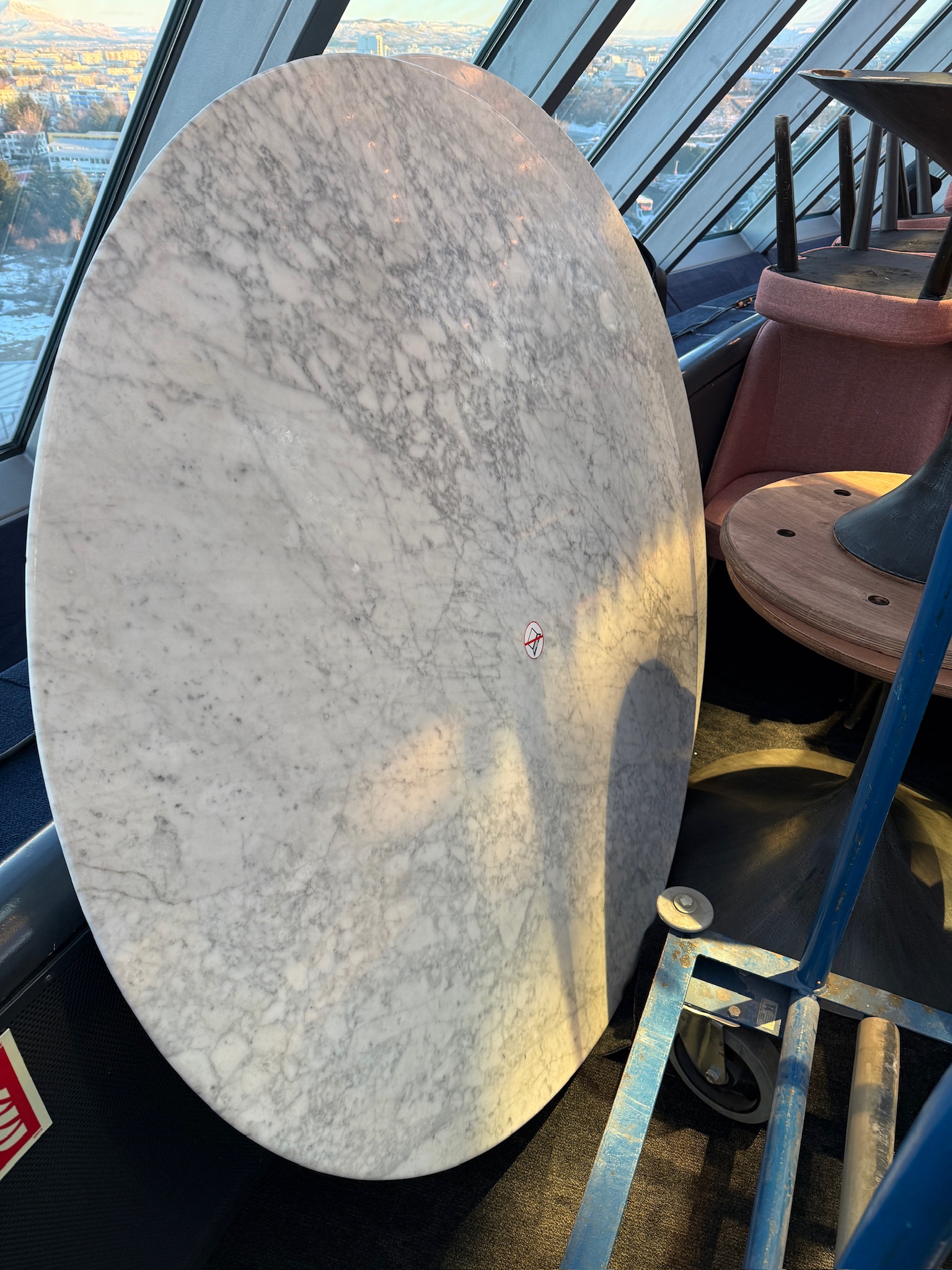 SELT / SOLD Restoration Hardware marmaraborð, Ø152sm. 4