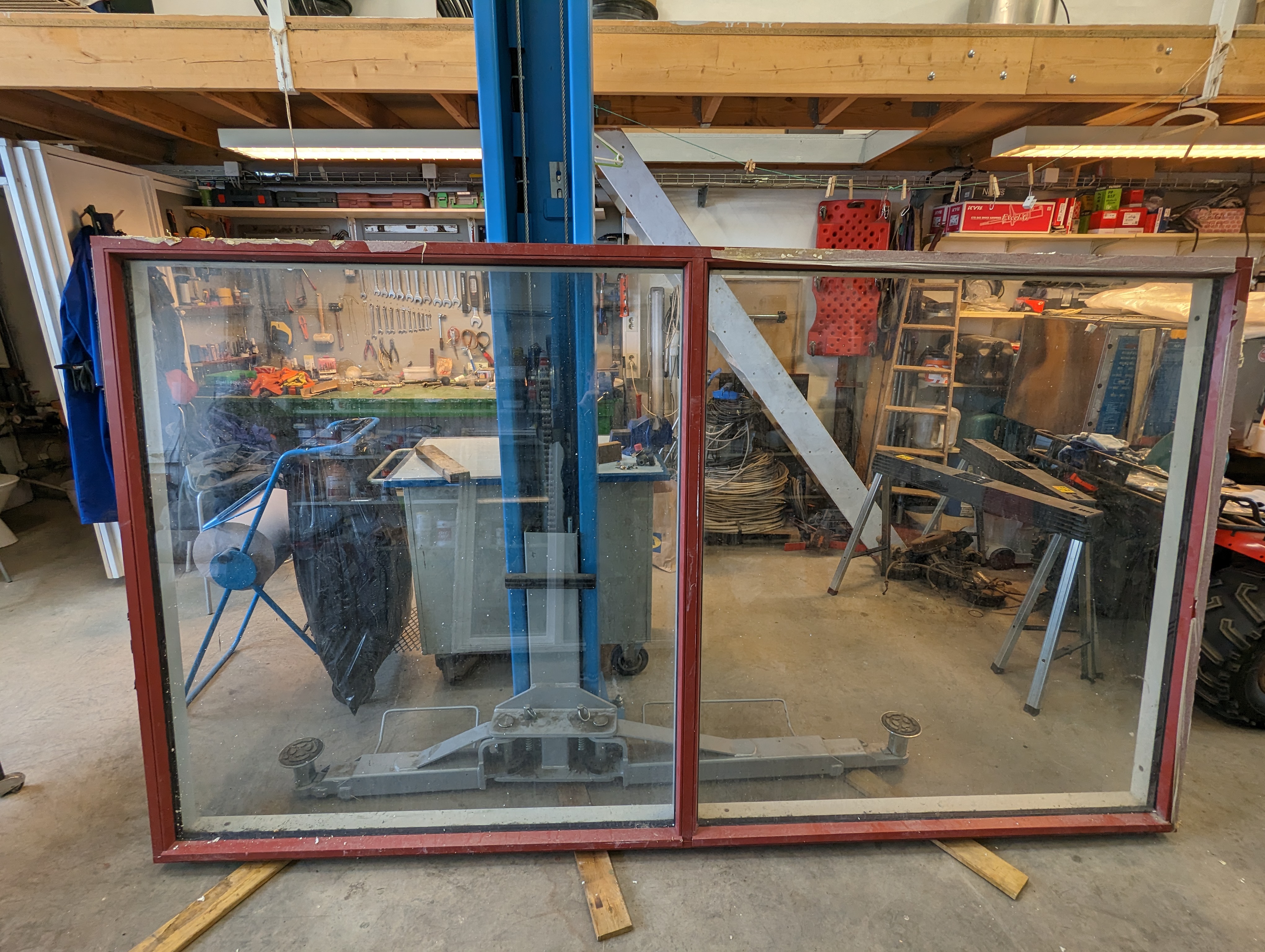 SELT / SOLD - Gluggi 2 - 291 sm breidd x 164 sm hæð. 3