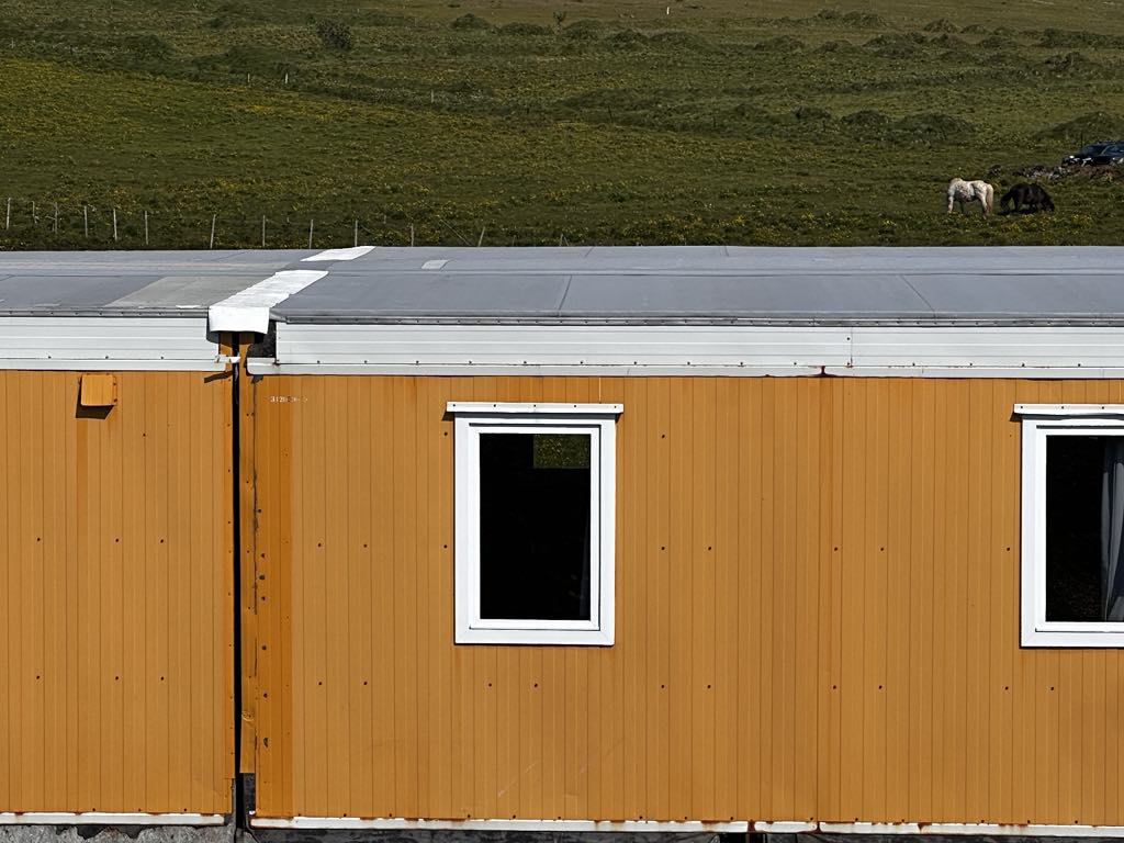 Gámaeiningar - sumarhús - vinnubúðir - skrifstofur 10 einingar 30 Herb, 5 Stk. WC, 8