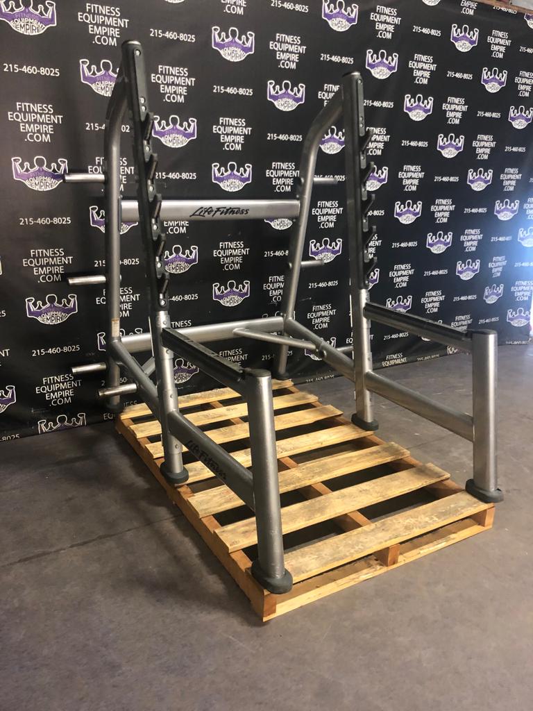 Selt/endurnýtt- Lyftingarekki - Life Fitness Olympic Squat Rack 6