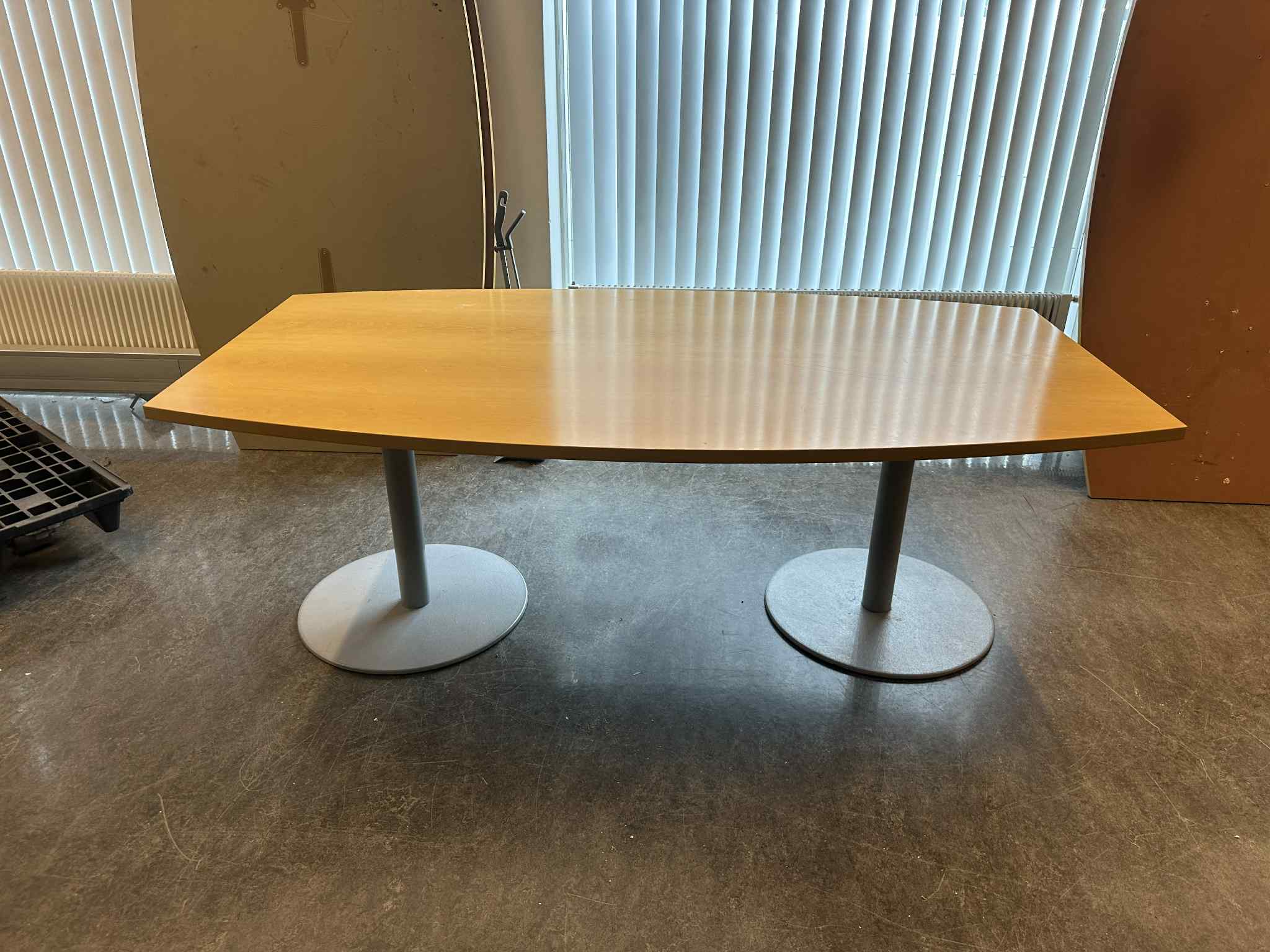 SELT / SOLD Fundarborð 6-8 manna 200x110sm. 2