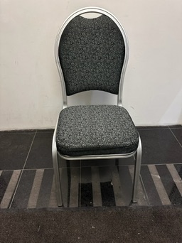 SELT / SOLD Staflanlegir veislustólar - fundarstólar (33 stk.) 2