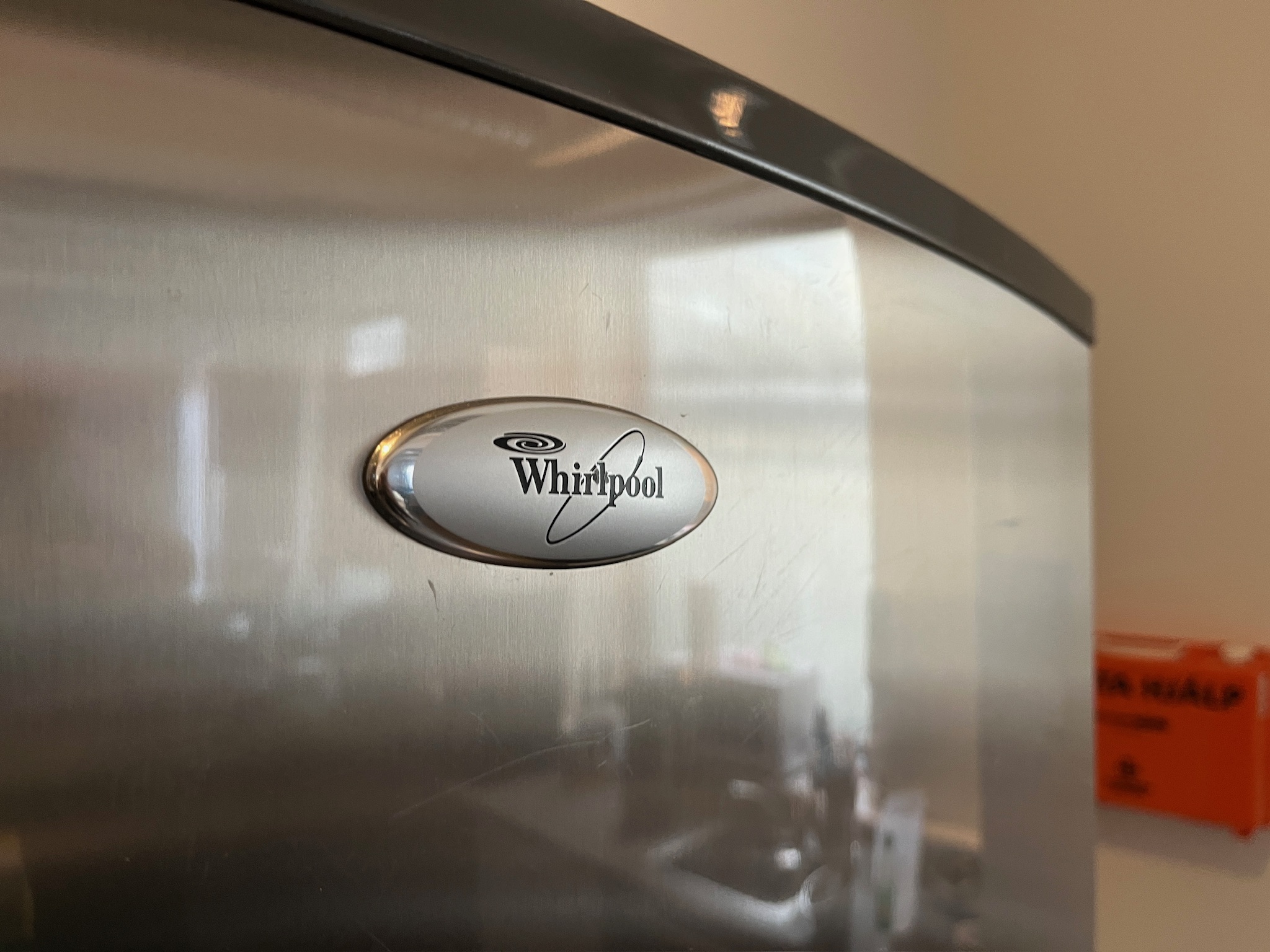 SELT / SOLD - Whirlpool ísskápur með frysti - H188sm. 7