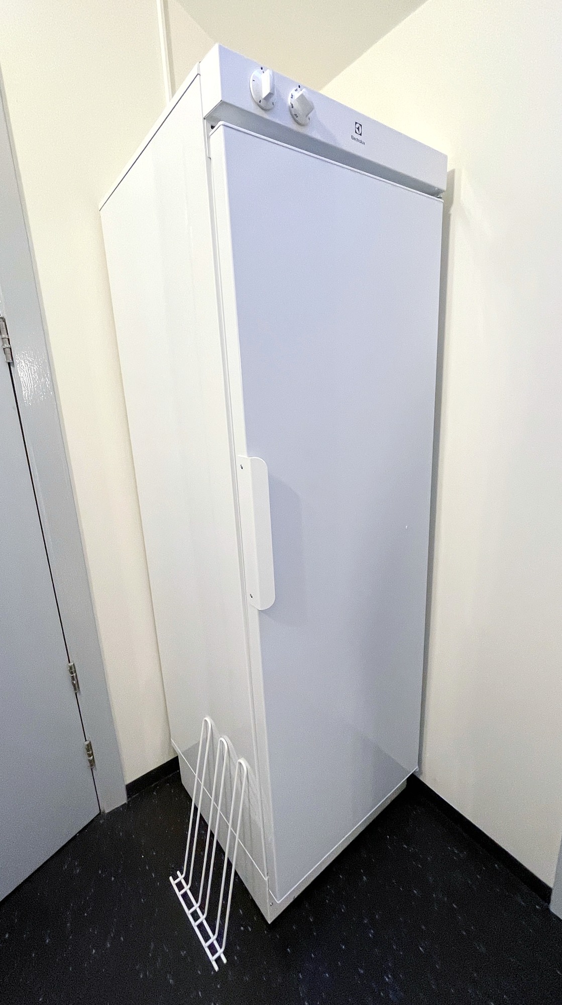 SELT / SOLD Þurrkskápur frá Electrolux 185 x 60 x 62 sm.