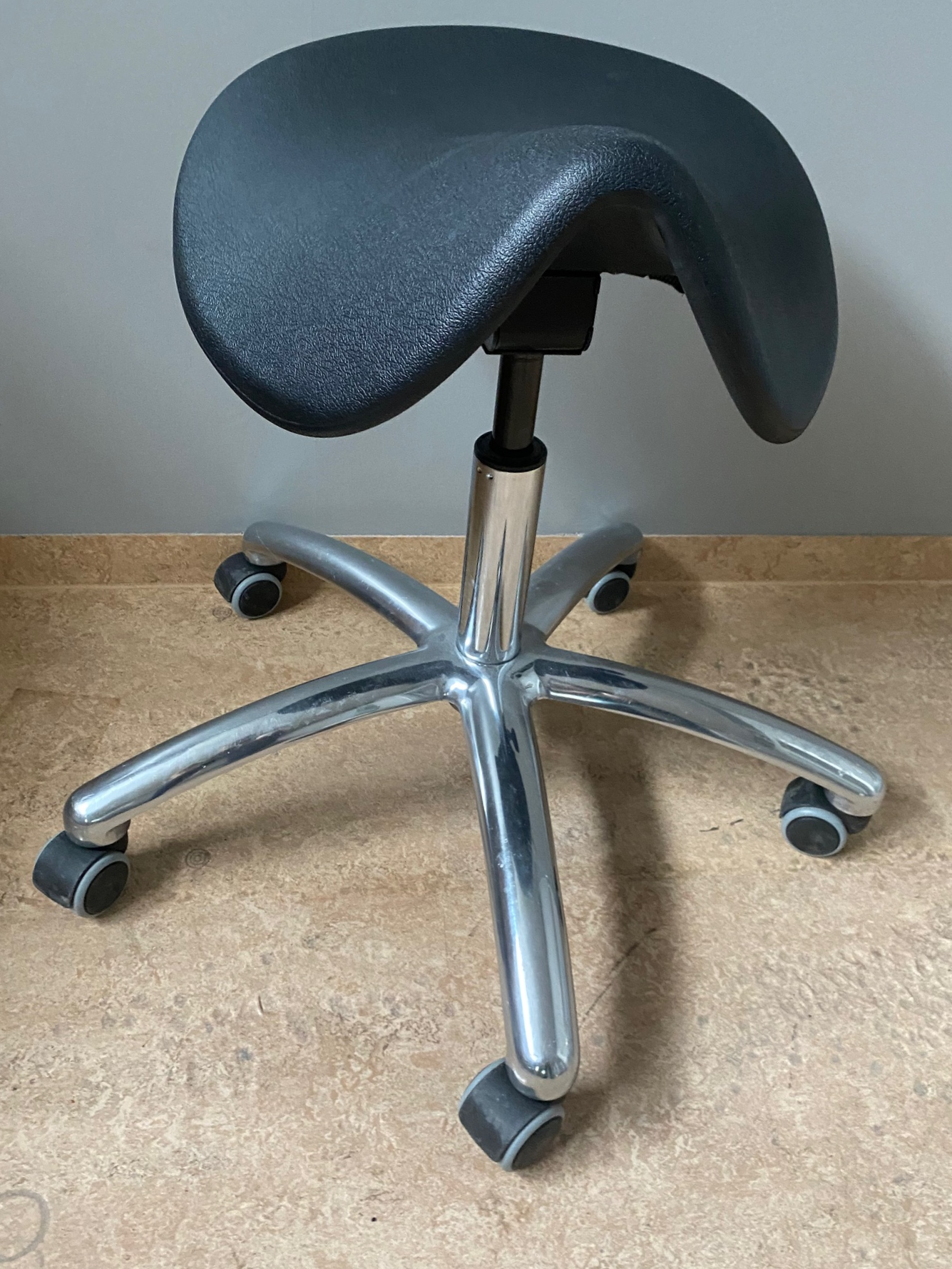 SELT / SOLD "Derby" Söðulstóll 3