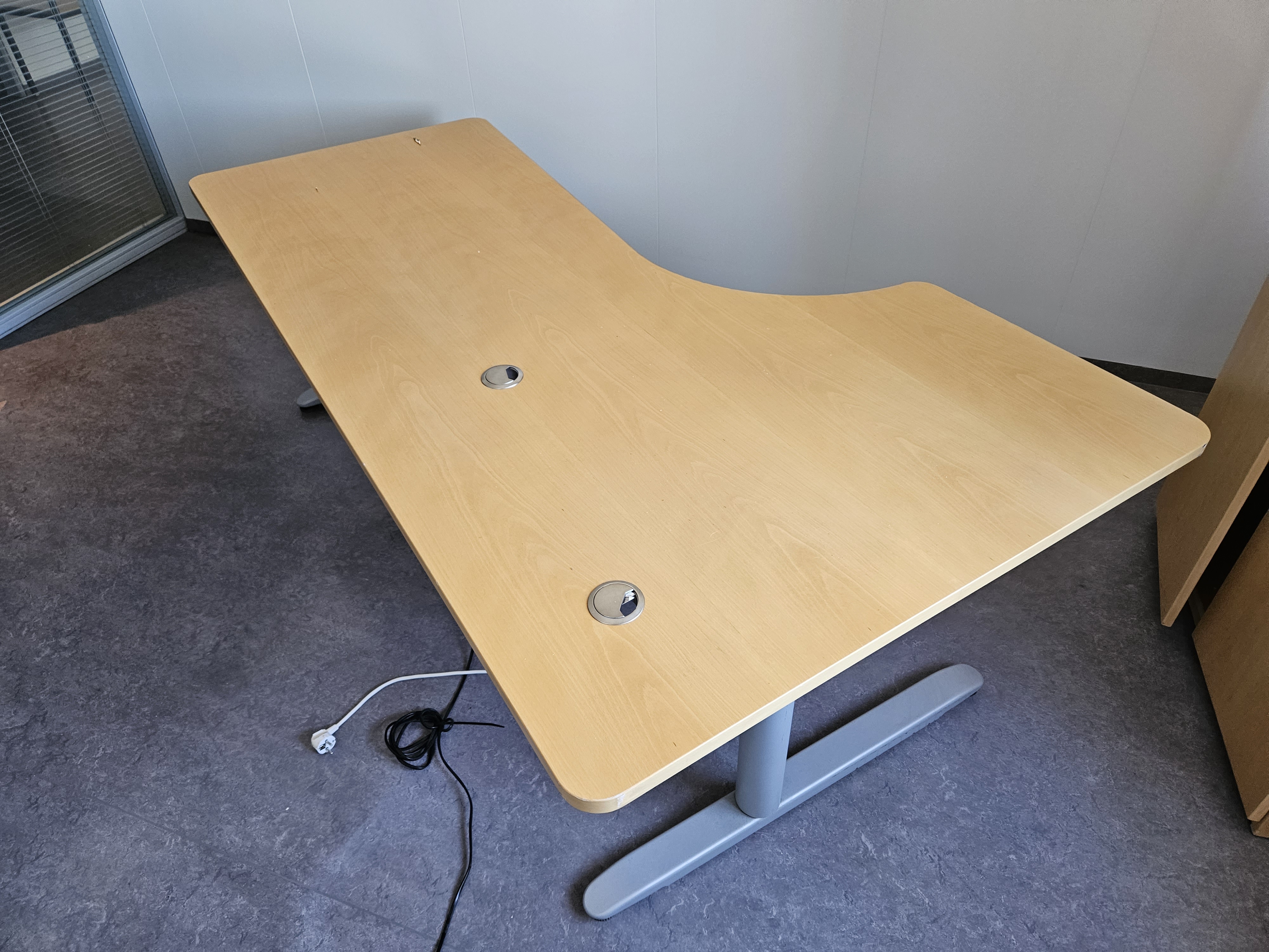SELT / SOLD Flex-T rafmagnsborð frá Á. G. 8