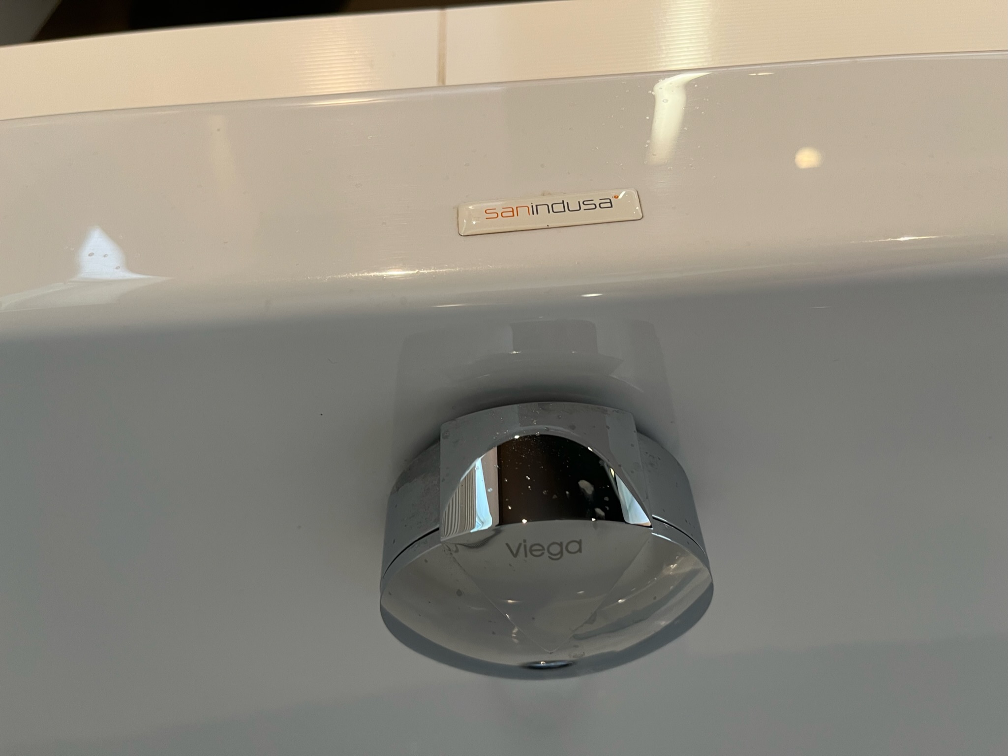 Selt - sold Geggjað baðkar með led lýsingu - Grohe blöndunartæki 7