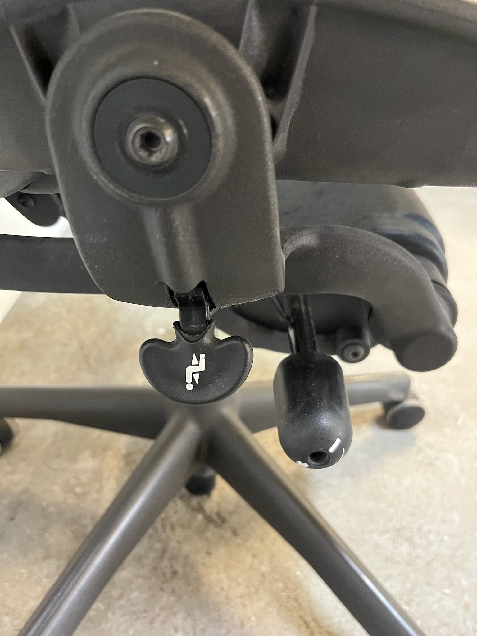 SELT / SOLD Herman Miller Aeron, C stærð 5