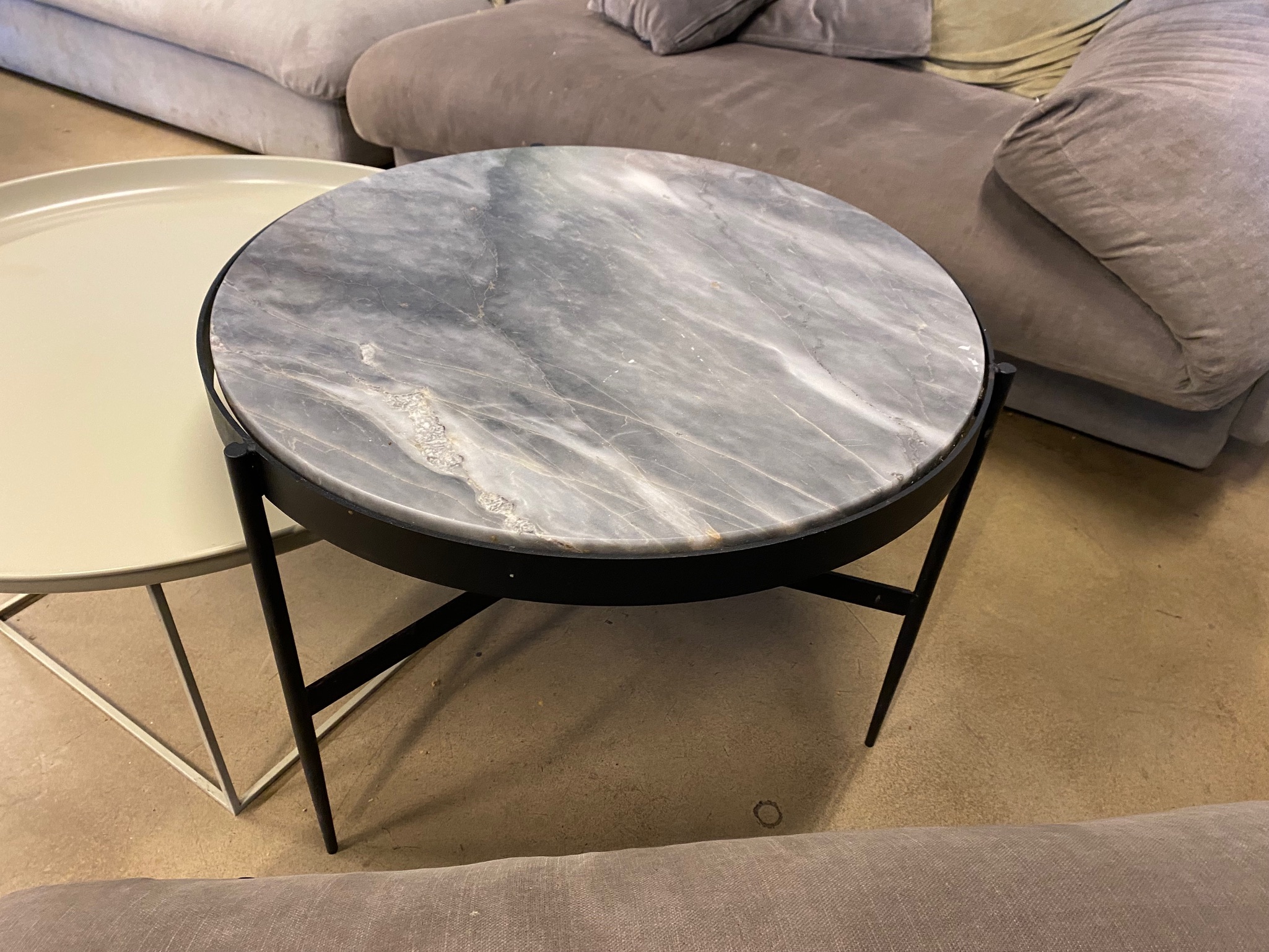 SELT / SOLD Marmarahringborð (B62,5 x H49 sm.)