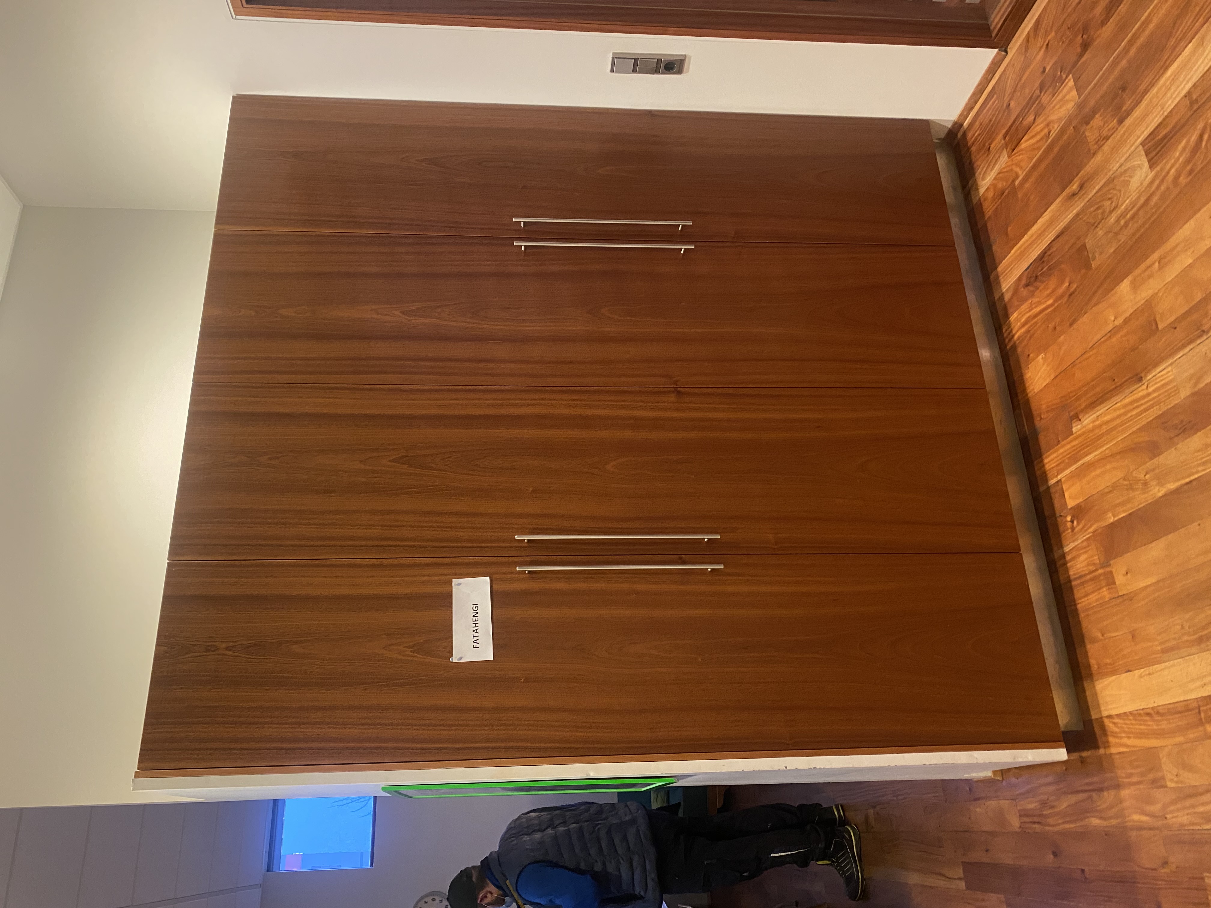 Selt - sold Fataskápar - 2 stk.