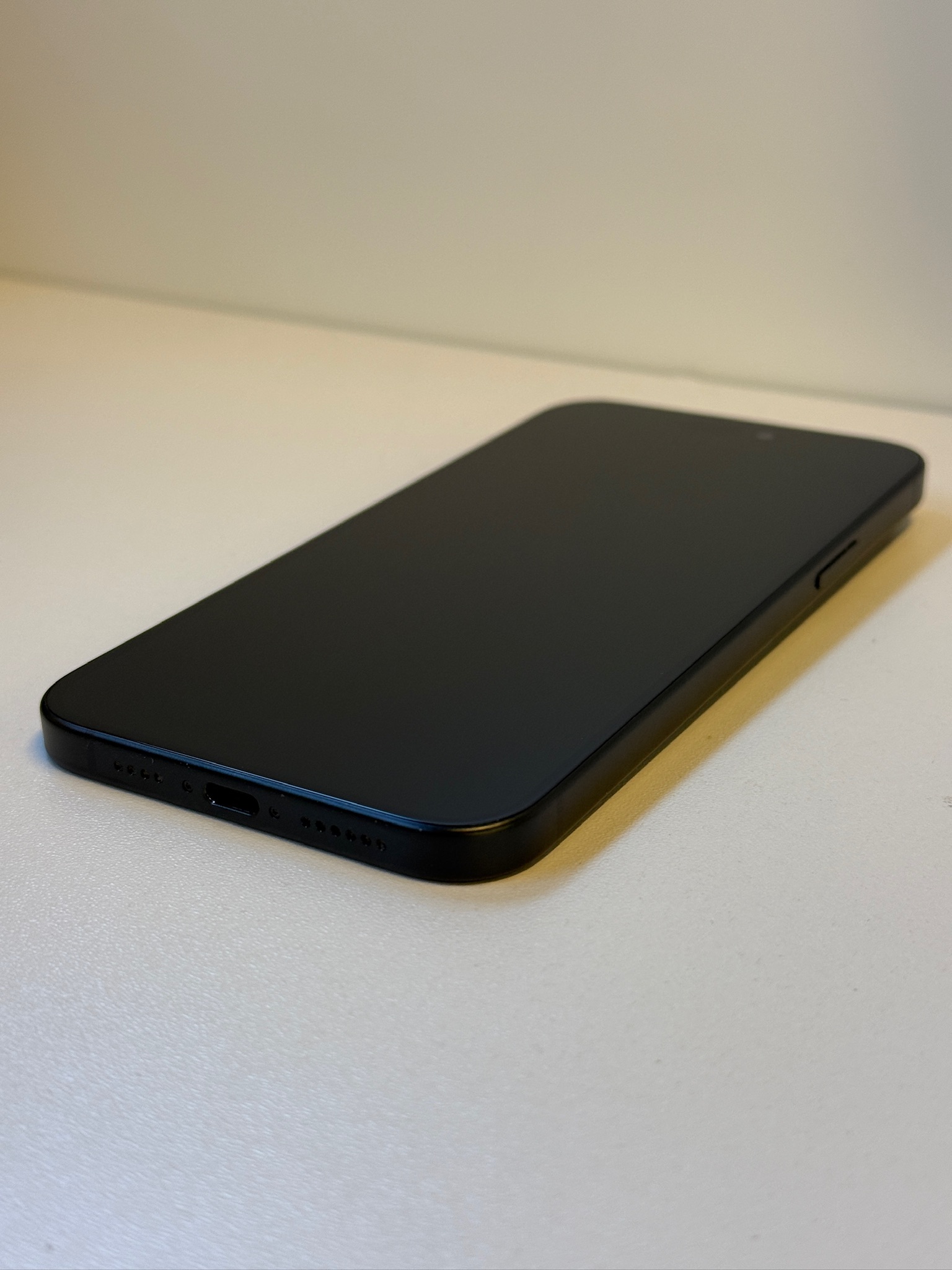 SELT / SOLD Apple iPhone 15 Plus, 128GB 4
