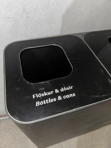 SELT / SOLD Flokkunartunnur 4 hólfa svartar 6