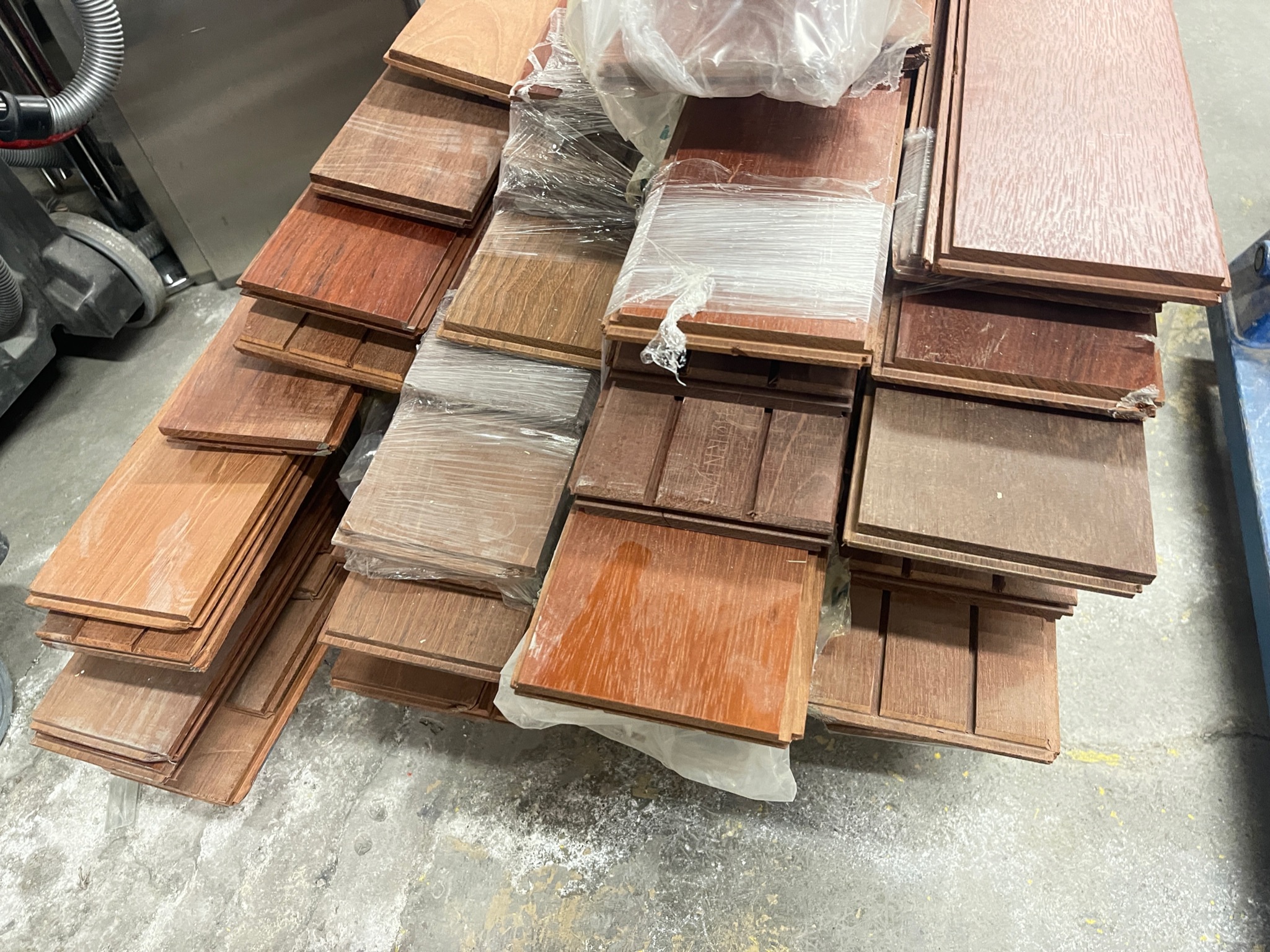 SELT / SOLD Flott gegnheilt parket 2