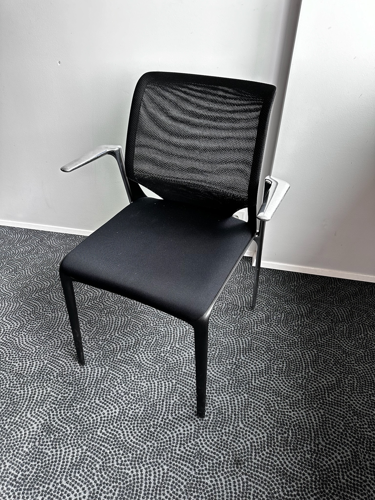 SELT / SOLD Vitra M15 fundarstólar frá Pennanum, staflanlegir 3