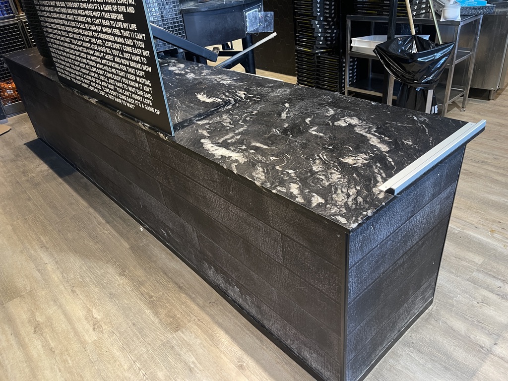 SELT / SOLD Black Cosmic Gold granítborð með leðuráferð L260 x D83 x H85 5