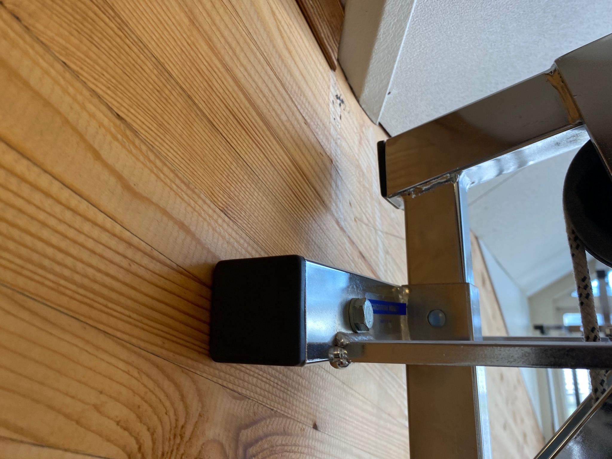 SELT / SOLD Niðurtog / Lat Pulldown 9