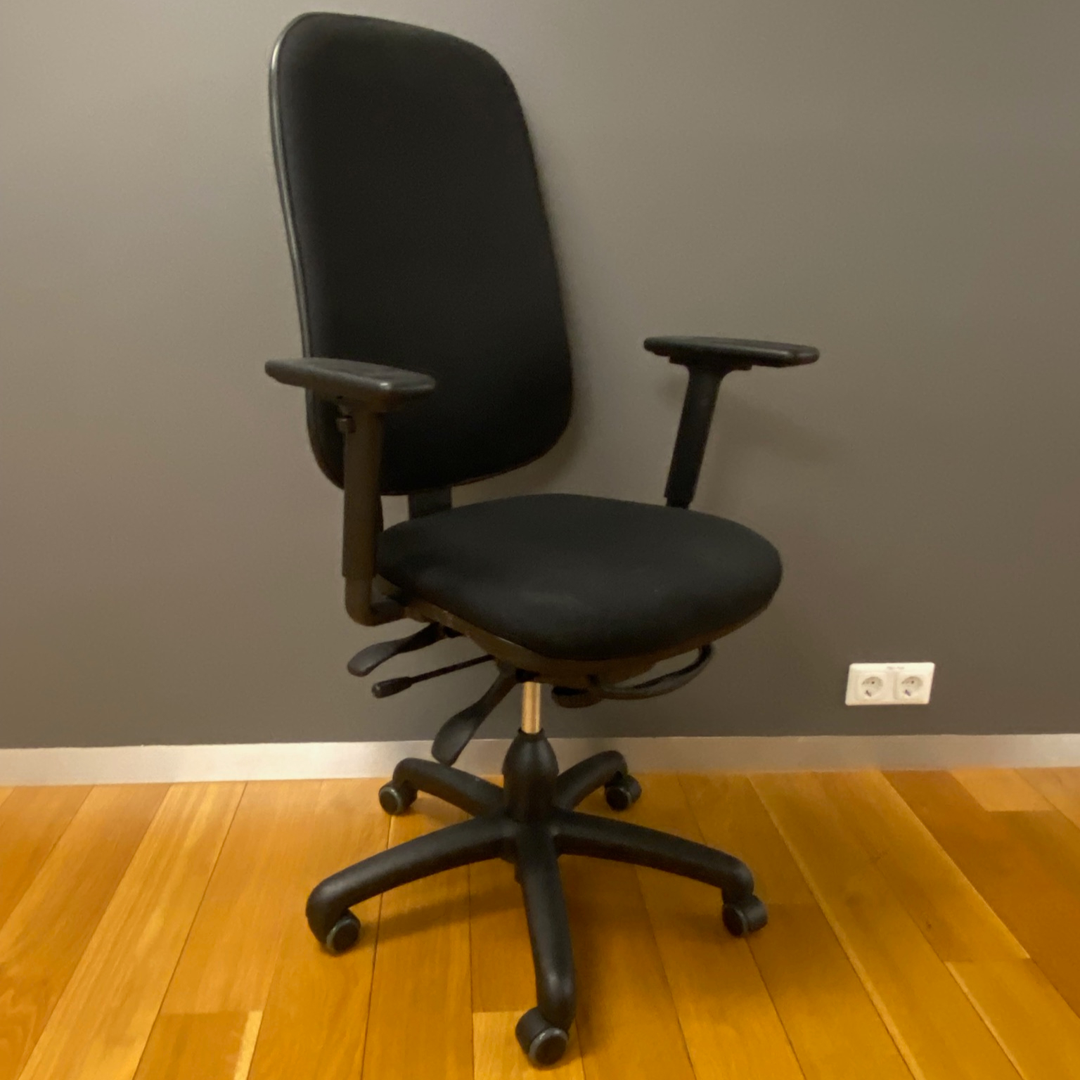 SELT / SOLD Mark 30 Plus skrifborðsstólar frá Á. Guðmundsson