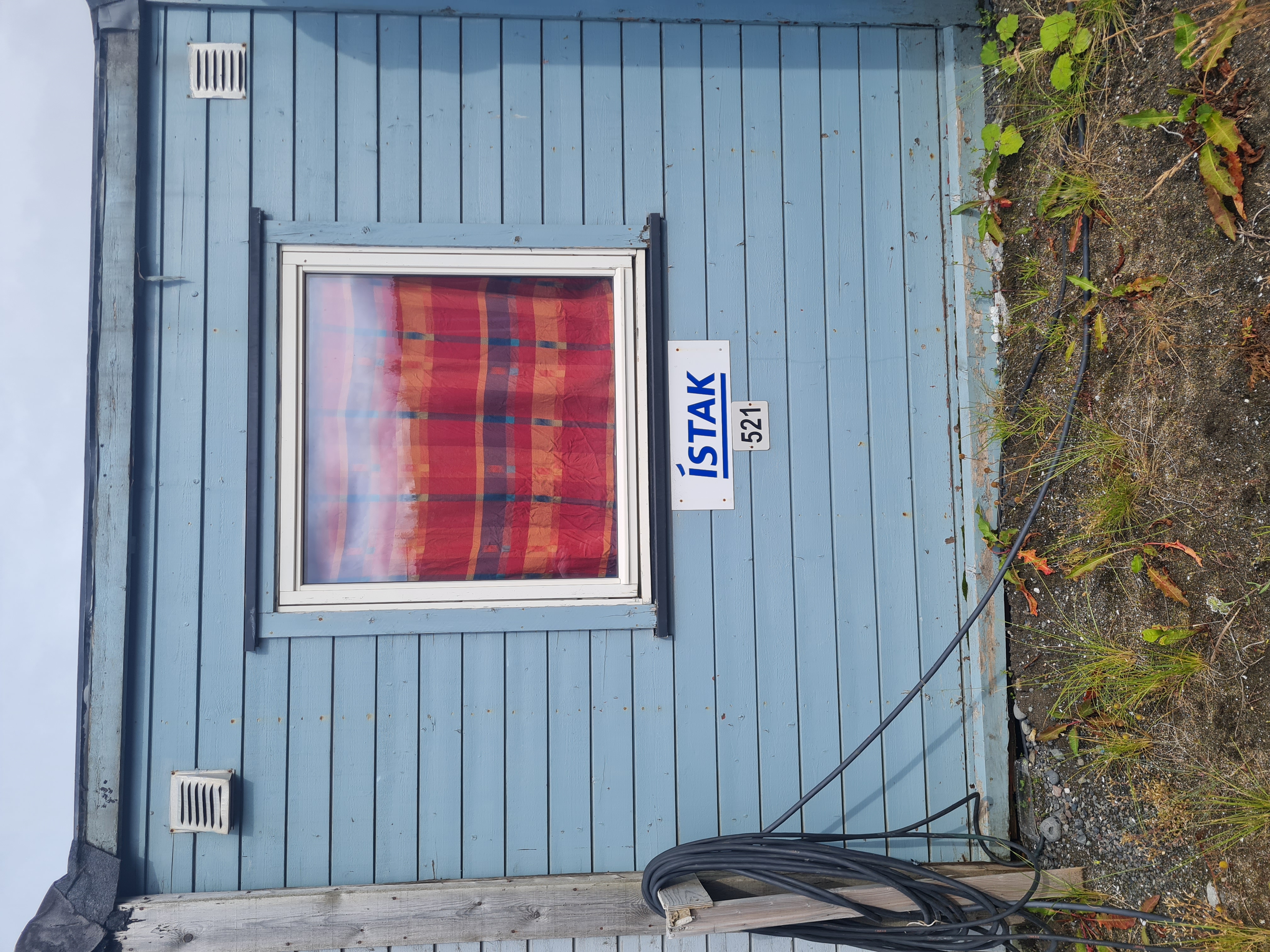 SELT / SOLD - Smáhýsi herbergi - opið rými - mötuneyti - hús 6 2