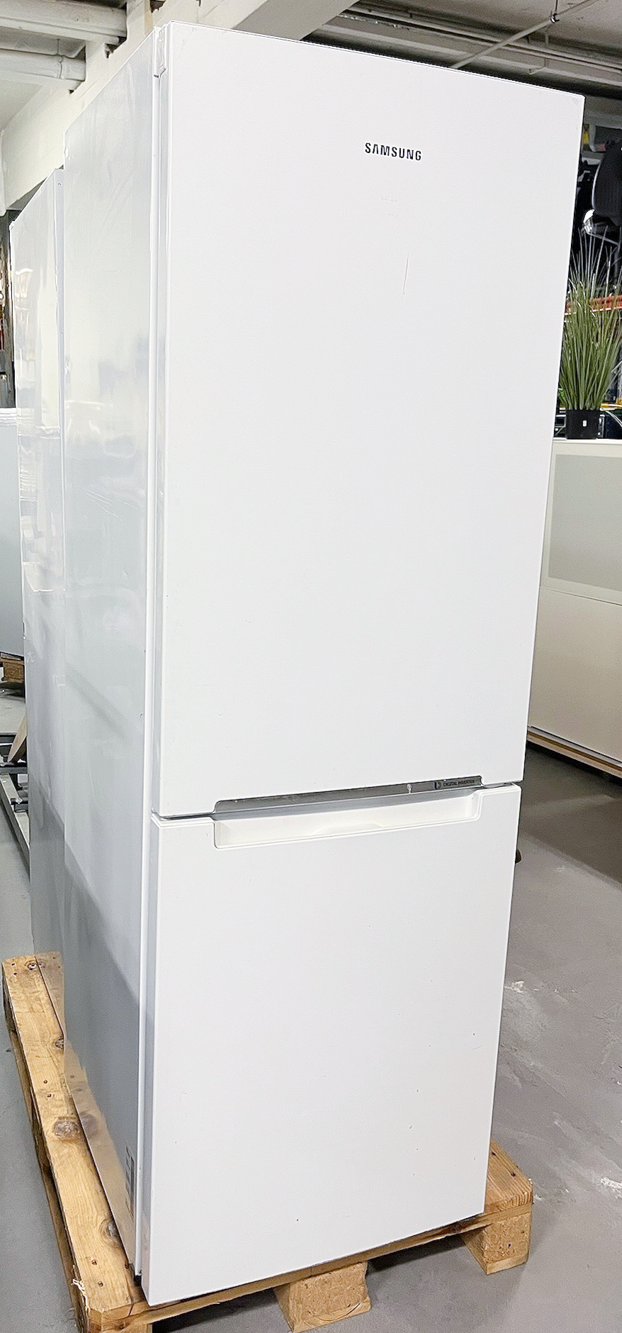SELT / SOLD Samsung kæli- og frystiskápur, H186 sm.
