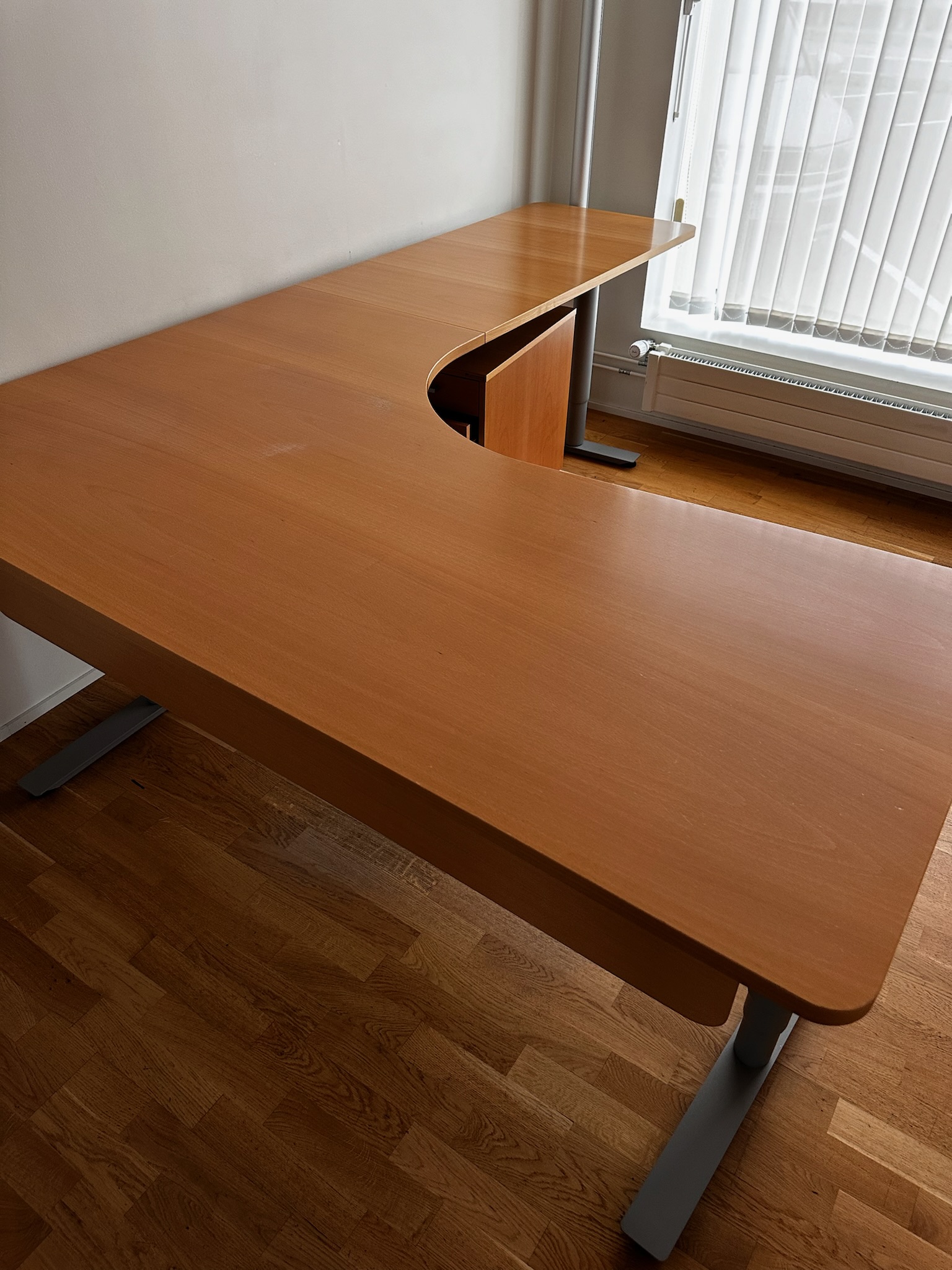 SELT / SOLD Rafmagnshornborð frá Á. Guðmundsson 12