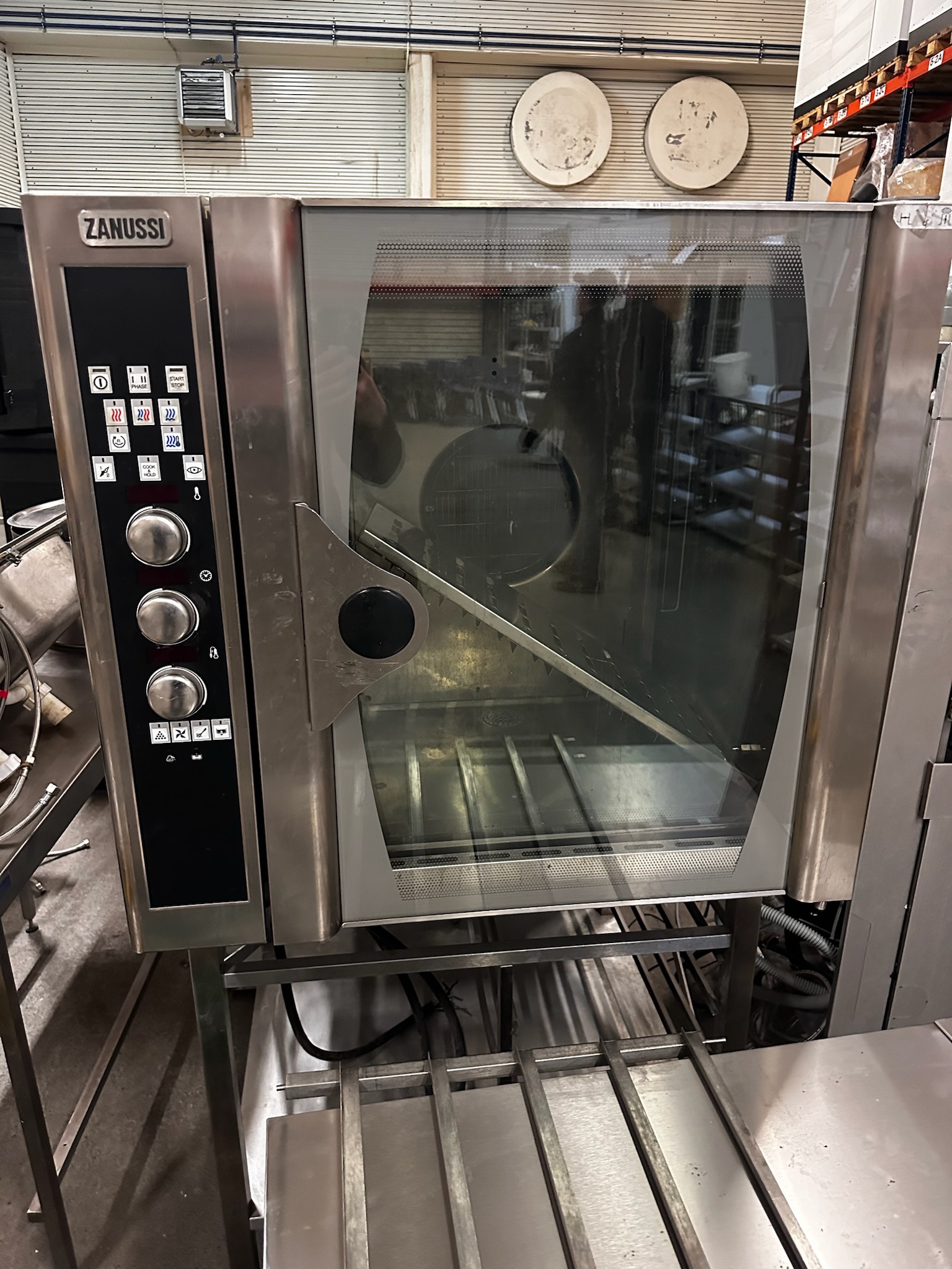 SELT / SOLD Zanussi ofn, 10 skúffur 2