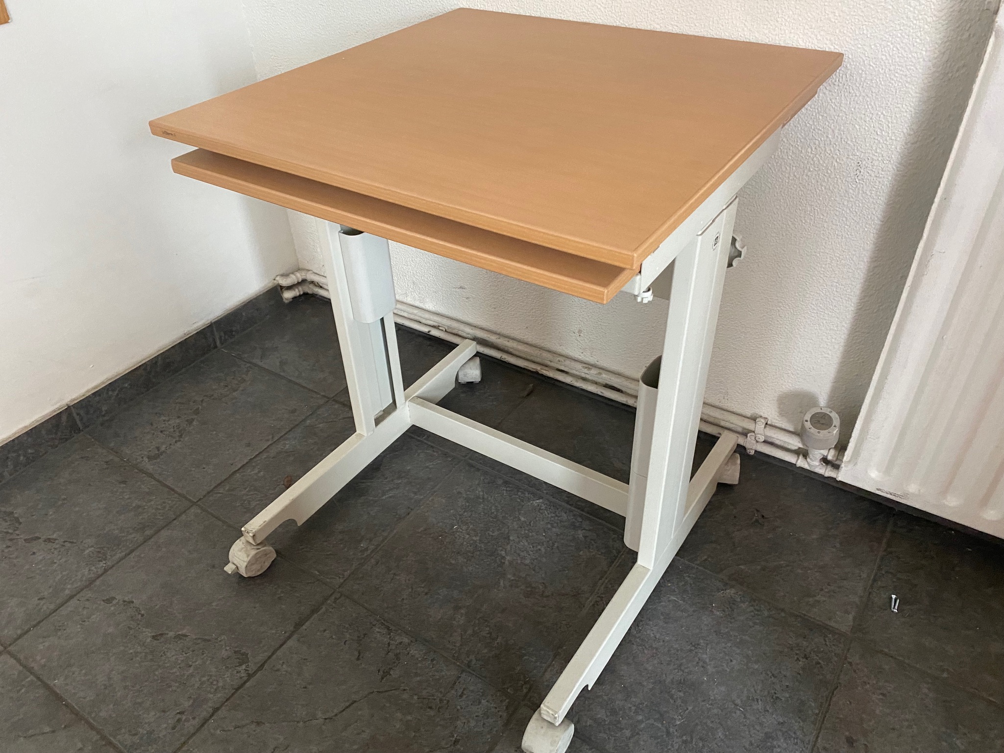 SELT / SOLD - Vinnuborð 2