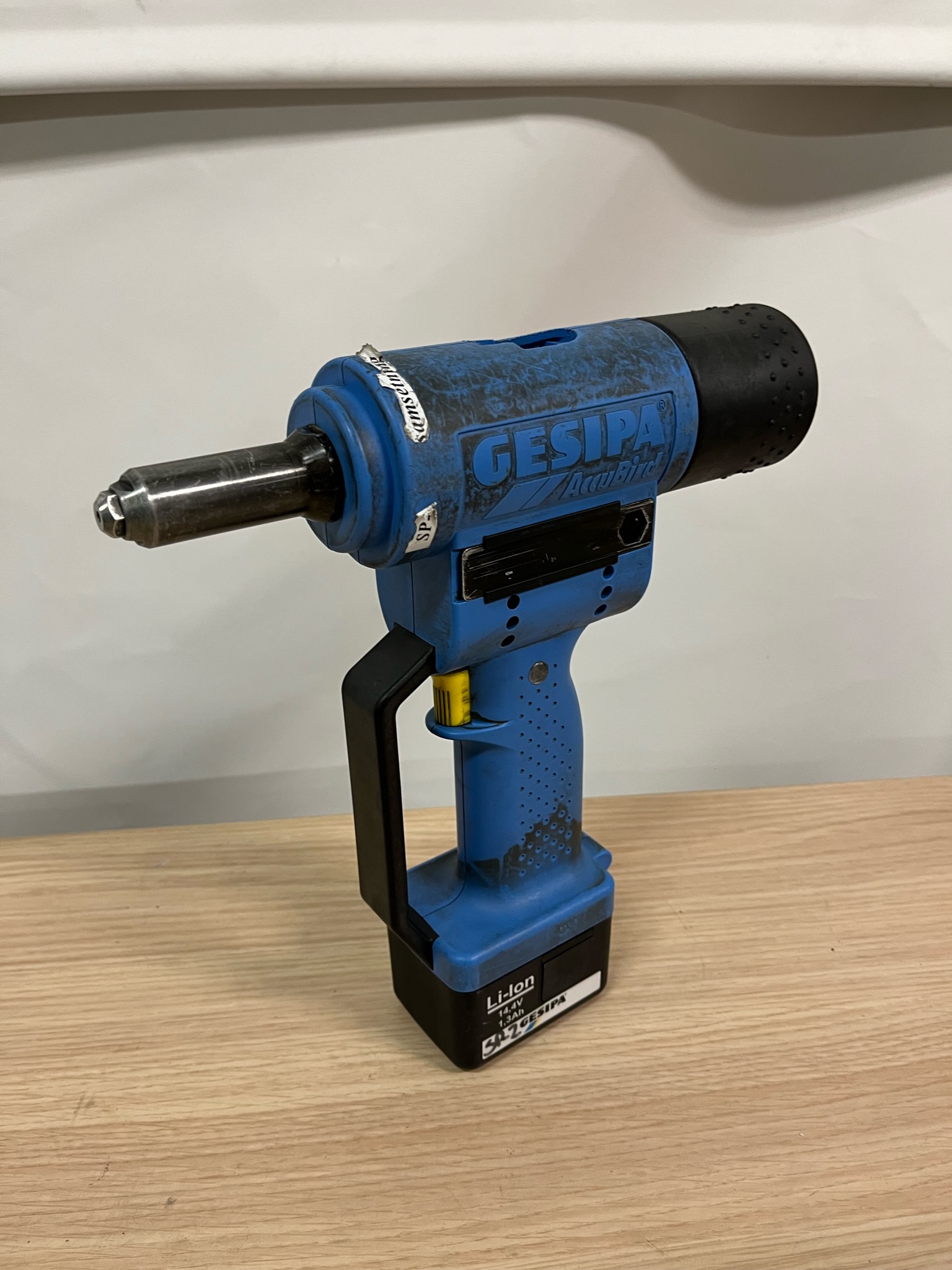 SELT / SOLD Gesipa Accubird Hnoðbyssa 3