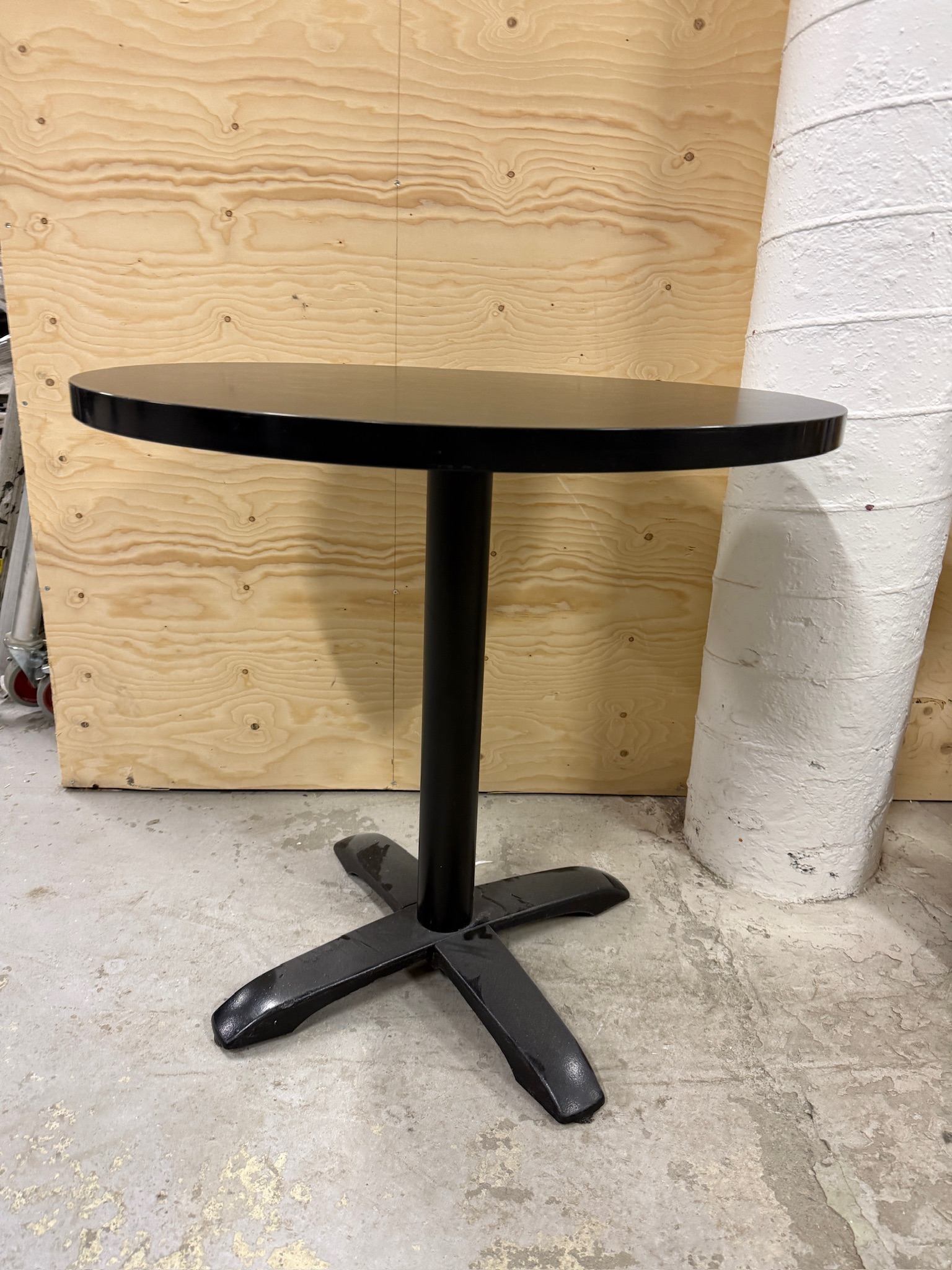 SELT / SOLD Pedrali hringborð, Ø80sm. 4