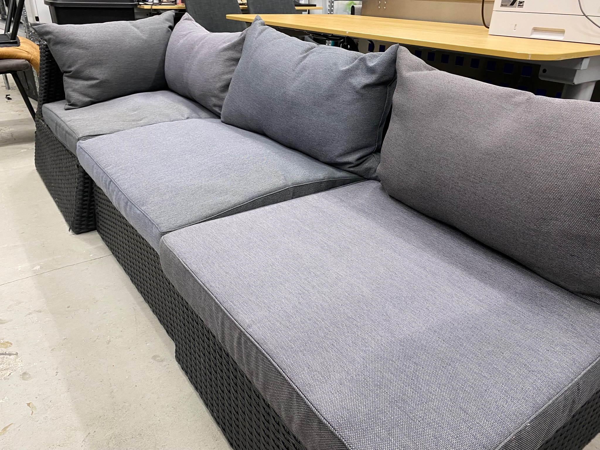 SELT / SOLD Garðsett / garðbekkur, B230 x D84 sm. 5