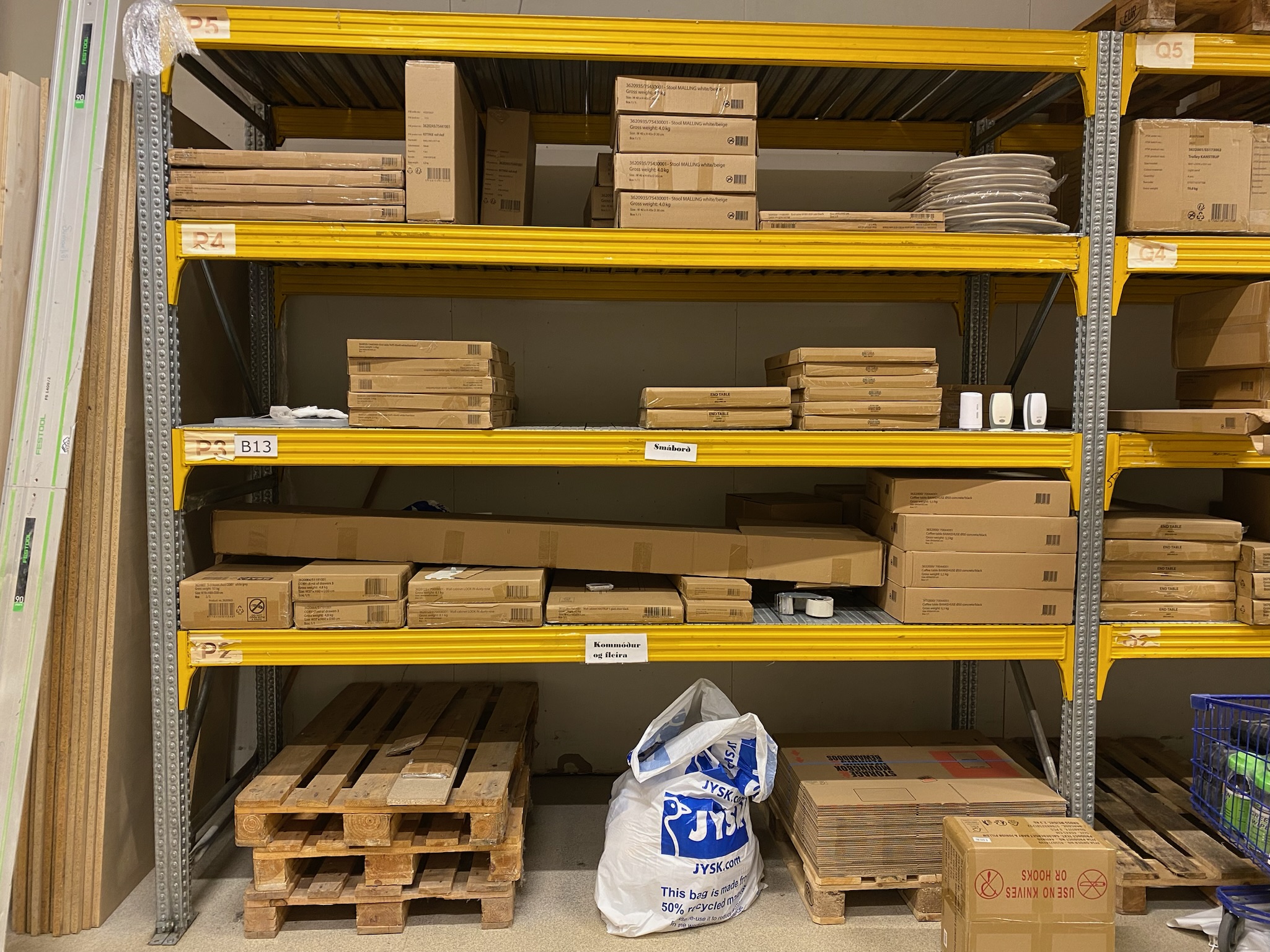 SELT / SOLD - Brettarekkar - 3 metrar. 8