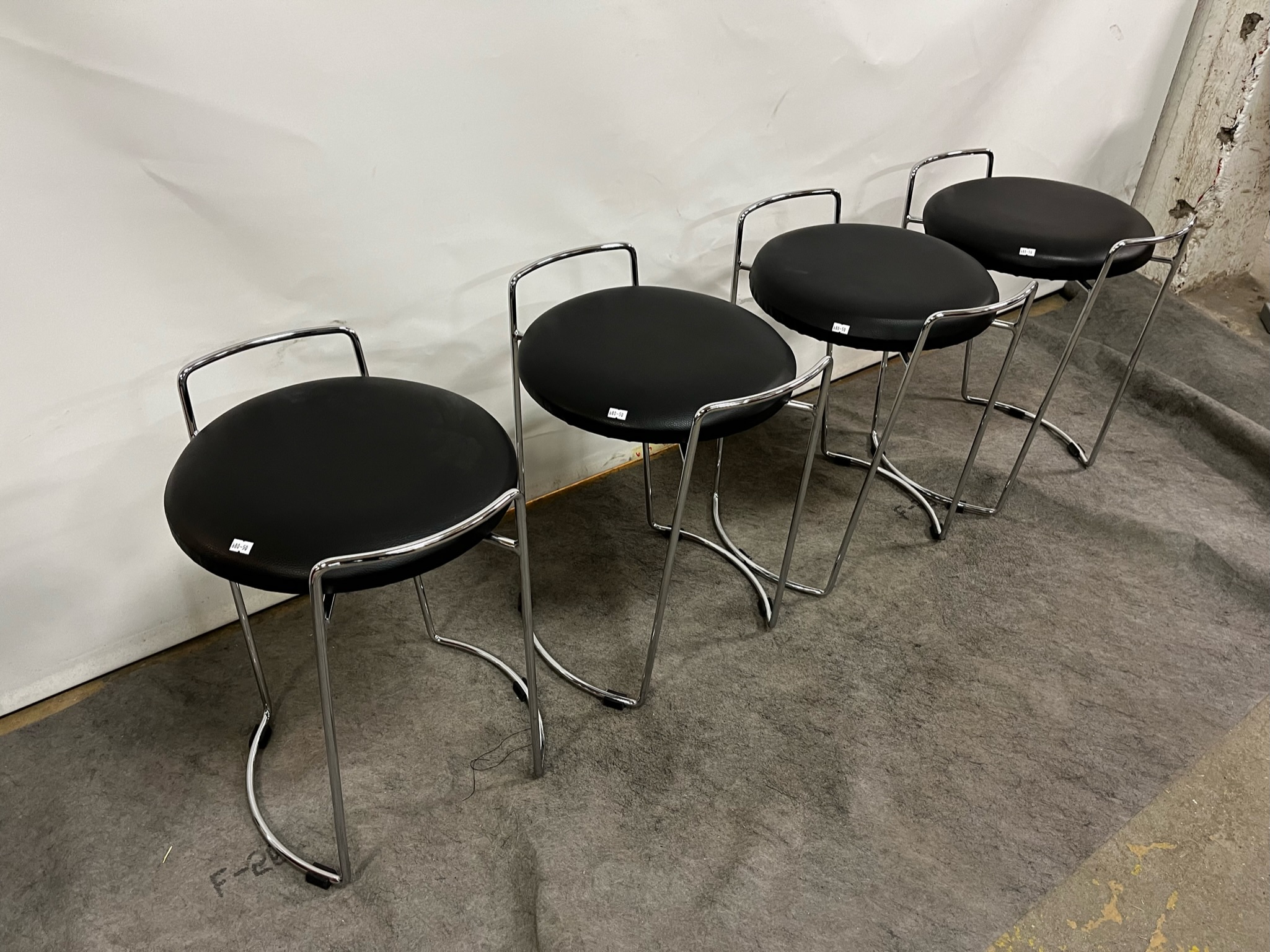 SELT / SOLD Kollar með leður setu 3