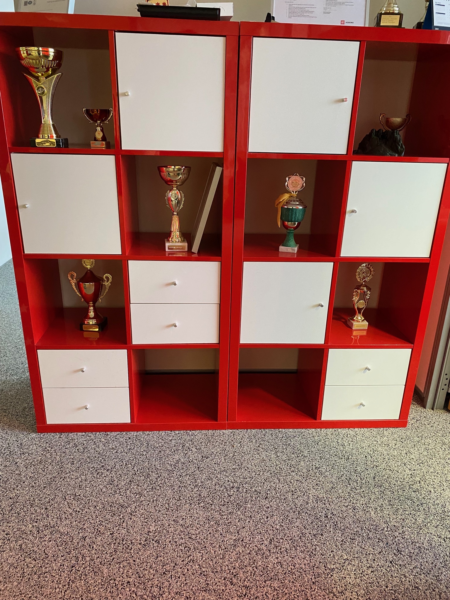 SELT / SOLD IKEA Kallax hirslur með skápum/skúffum 7