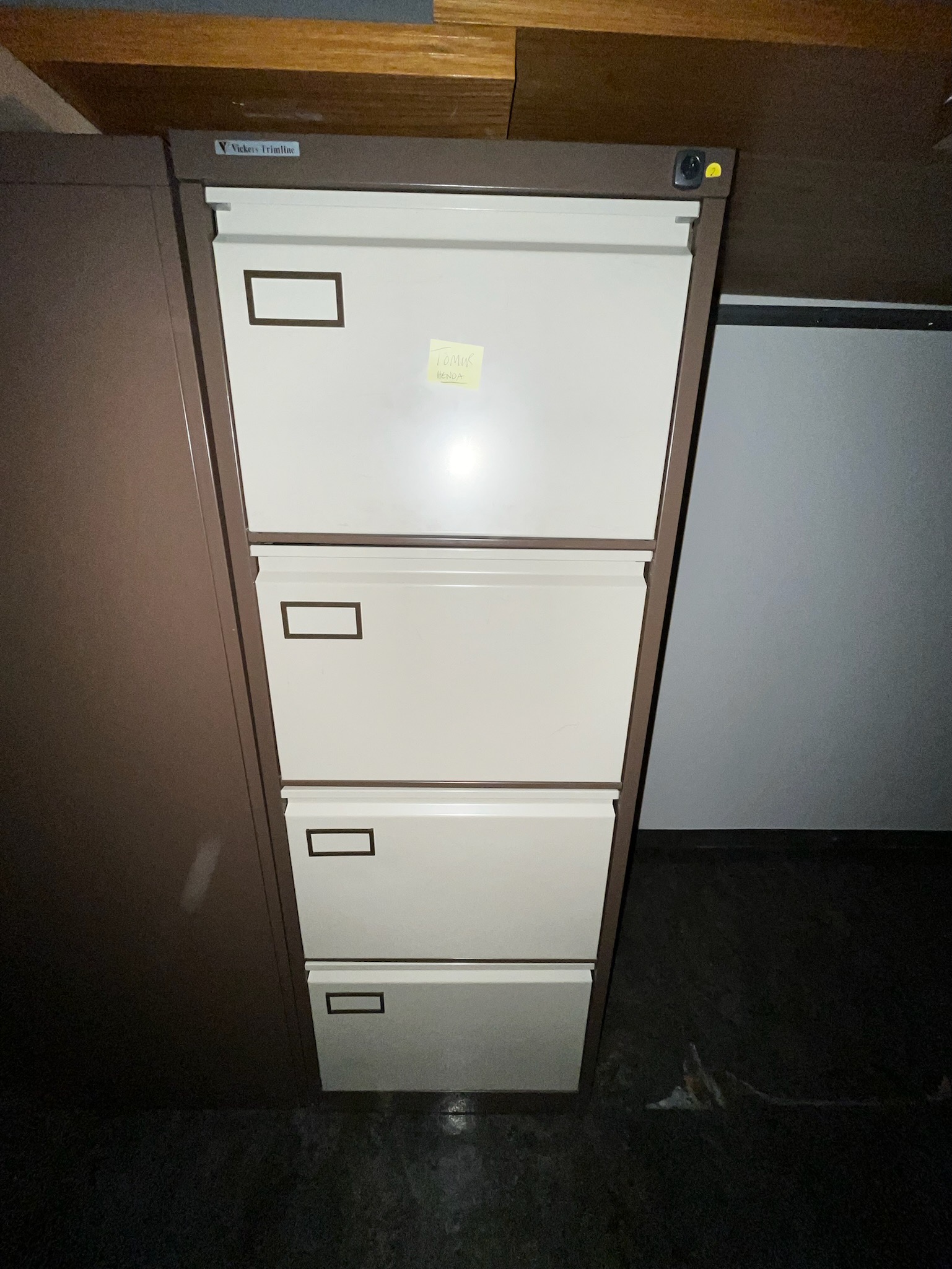 SELT / SOLD Skjalaskápur frá Vickers Trimline (4 stk.)