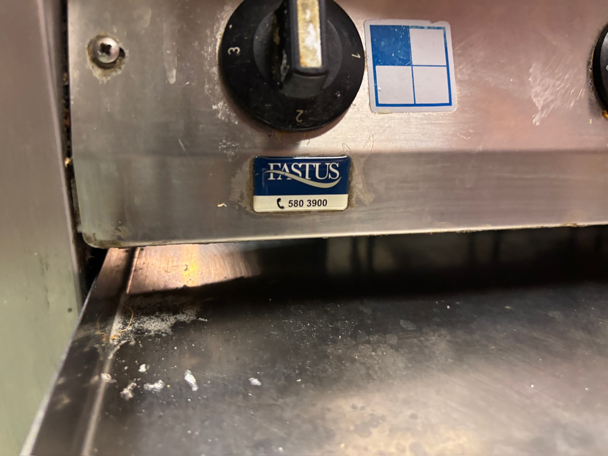 SELT / SOLD Fribergs flatpanna frá Fastus, B80xD70xH88sm. 3