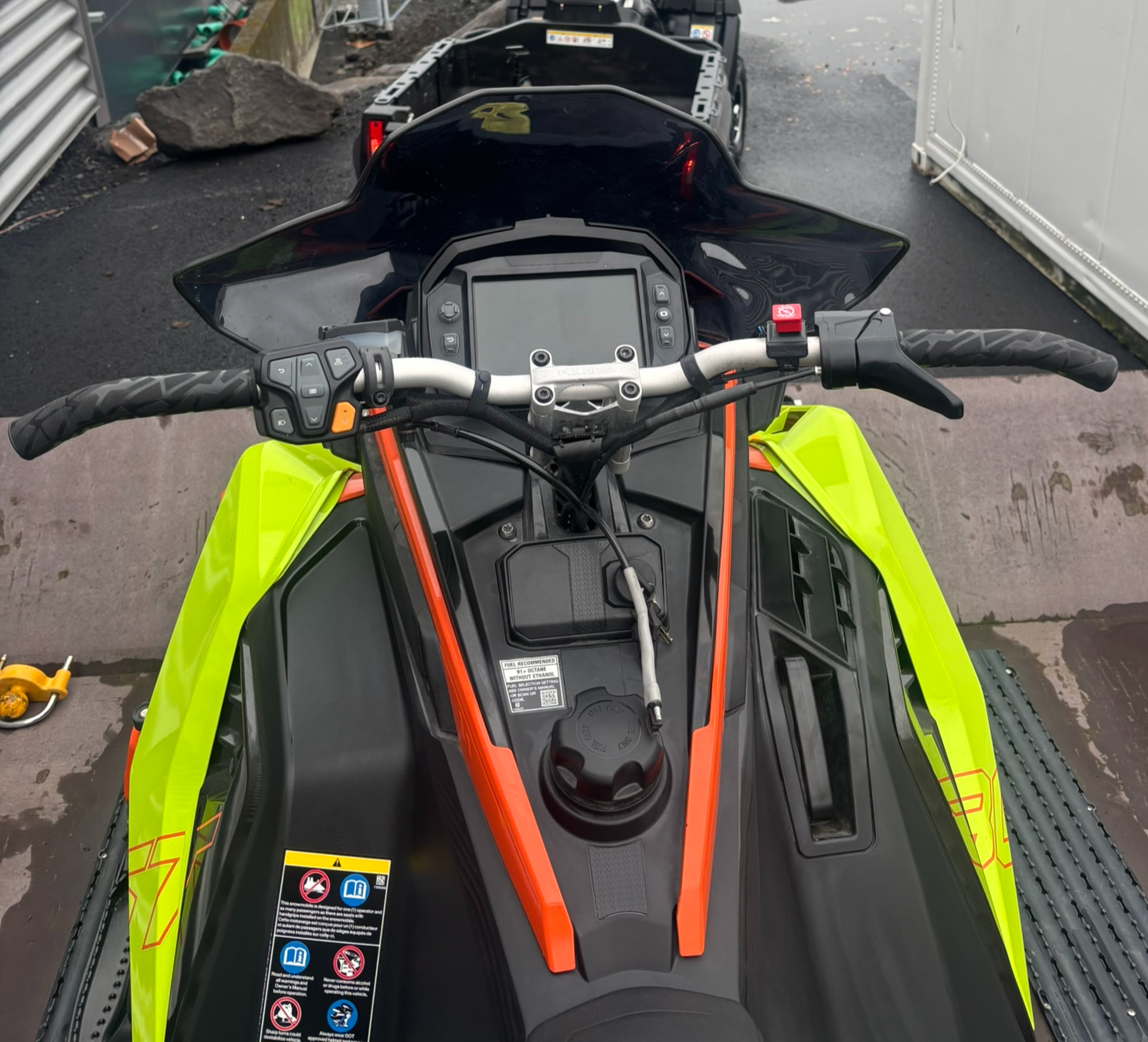 SELT / SOLD Polaris SwitchBack Assault Turbo 2023 vélsleði og kerra. 13