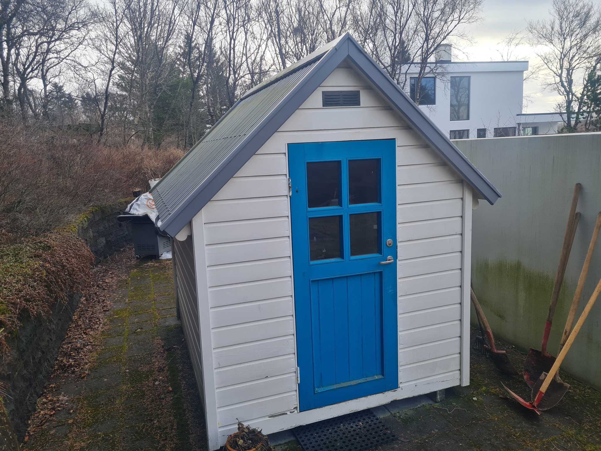 SELT / SOLD - Garðhús - útikofi - flott og vönduð smíði - L230 x B170 2