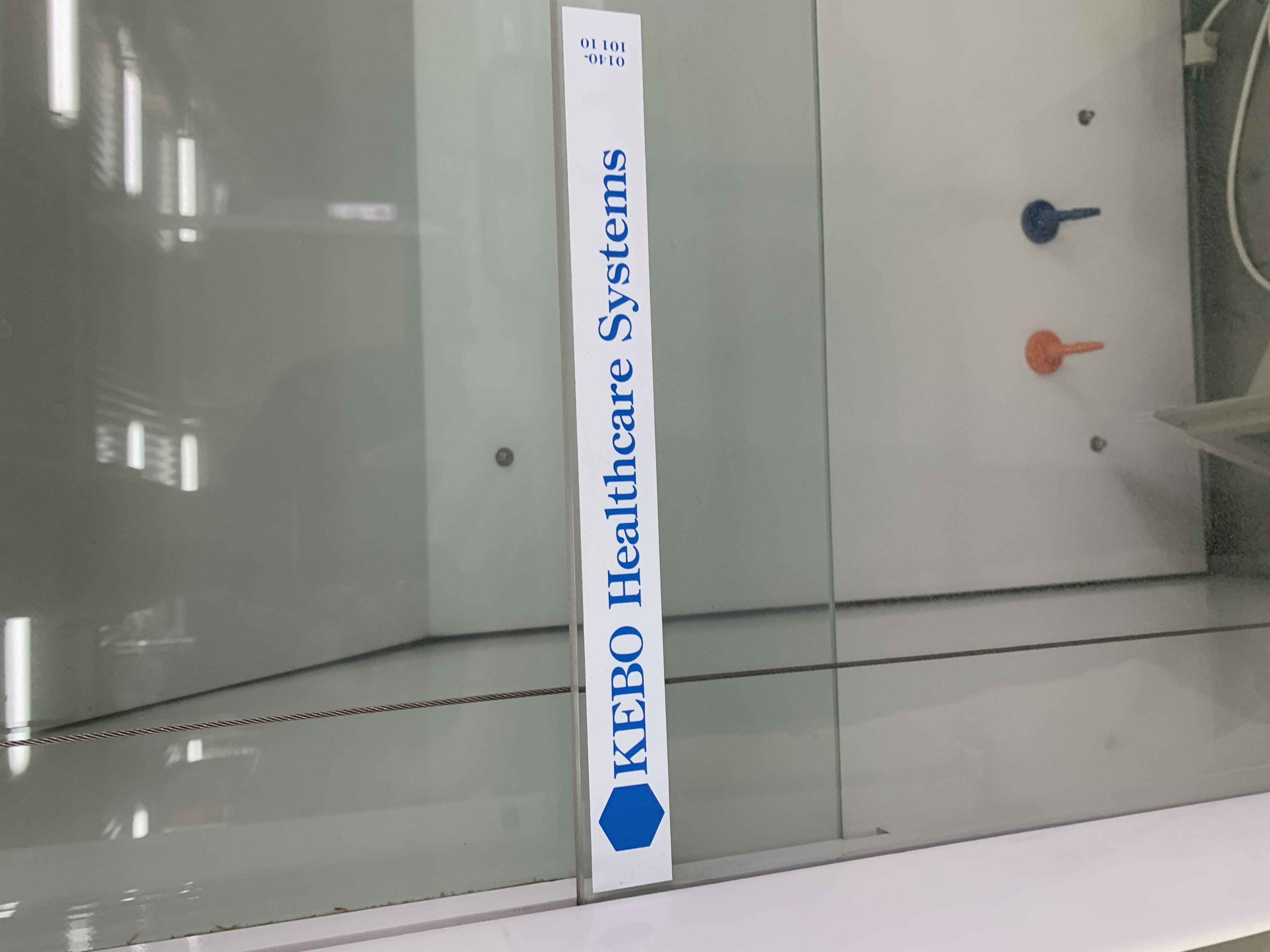 SELT / SOLD KEBO Stinkskápur / Fume cupboard nr. 1. 180sm 5
