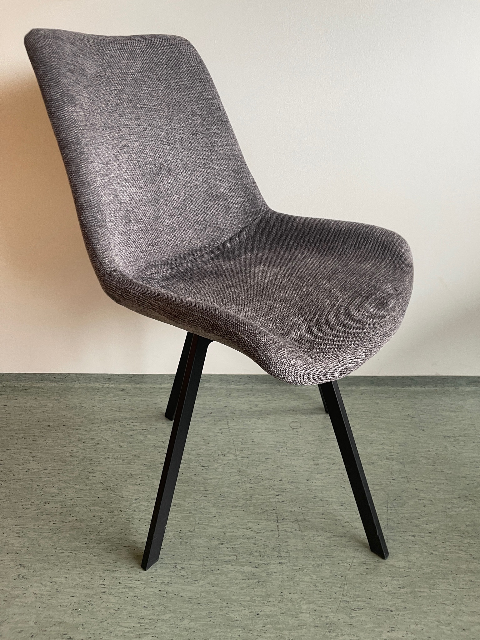 SELT / SOLD JYSK HYGUM borðstofustóll með snúningi grár/svartur - (4 stk)