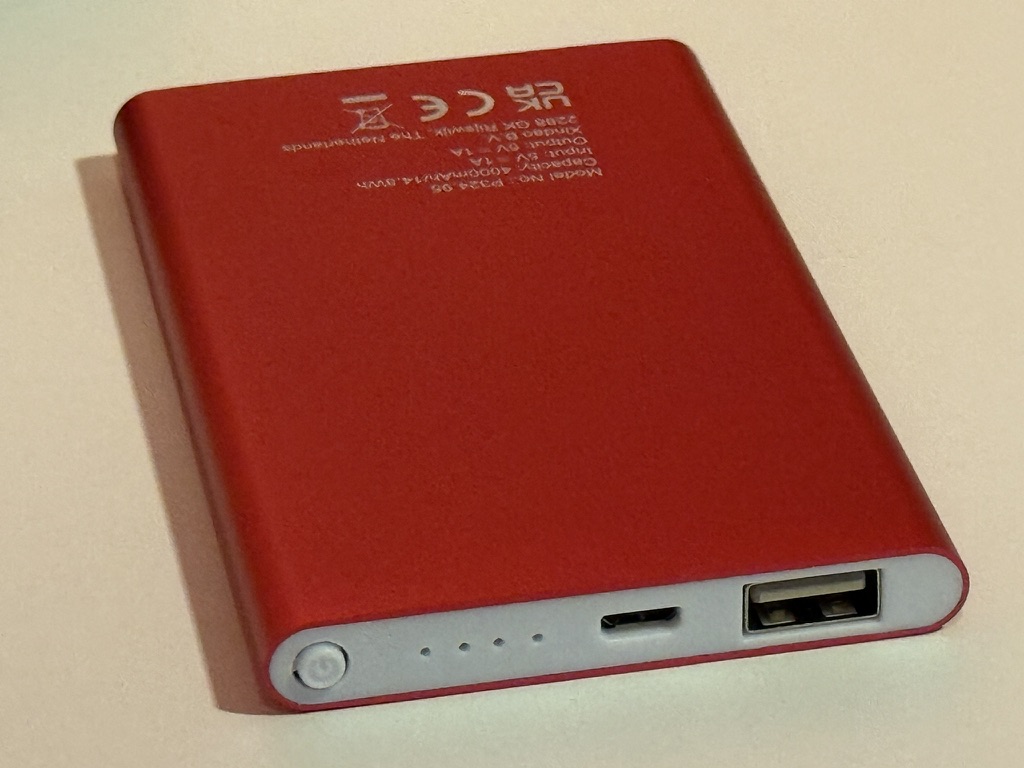 SELT / SOLD PLAY hleðslubanki – 4000 mAh, 5
