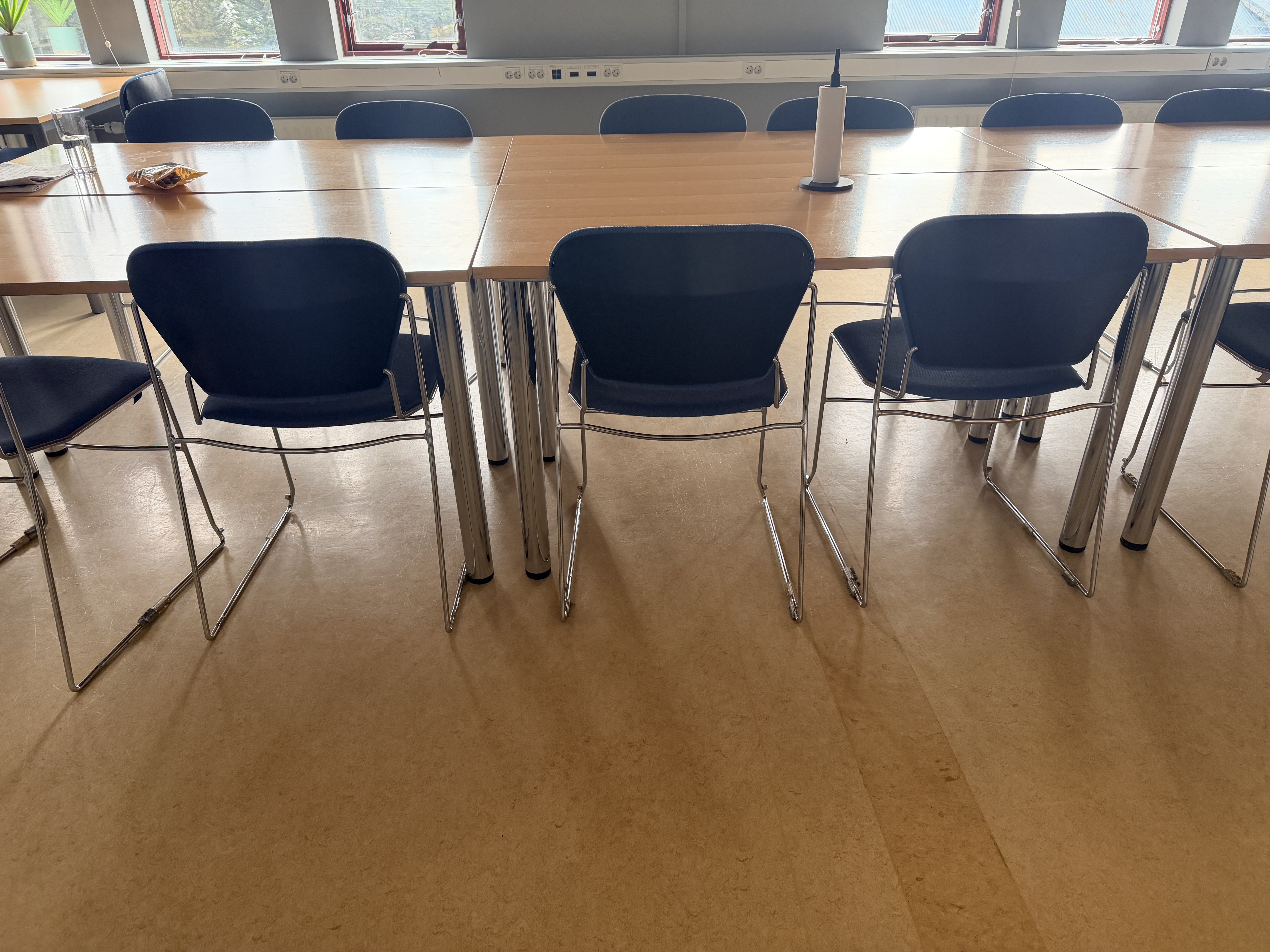 SELT / SOLD Perry stóll frá Pennanum, staflanlegur 4