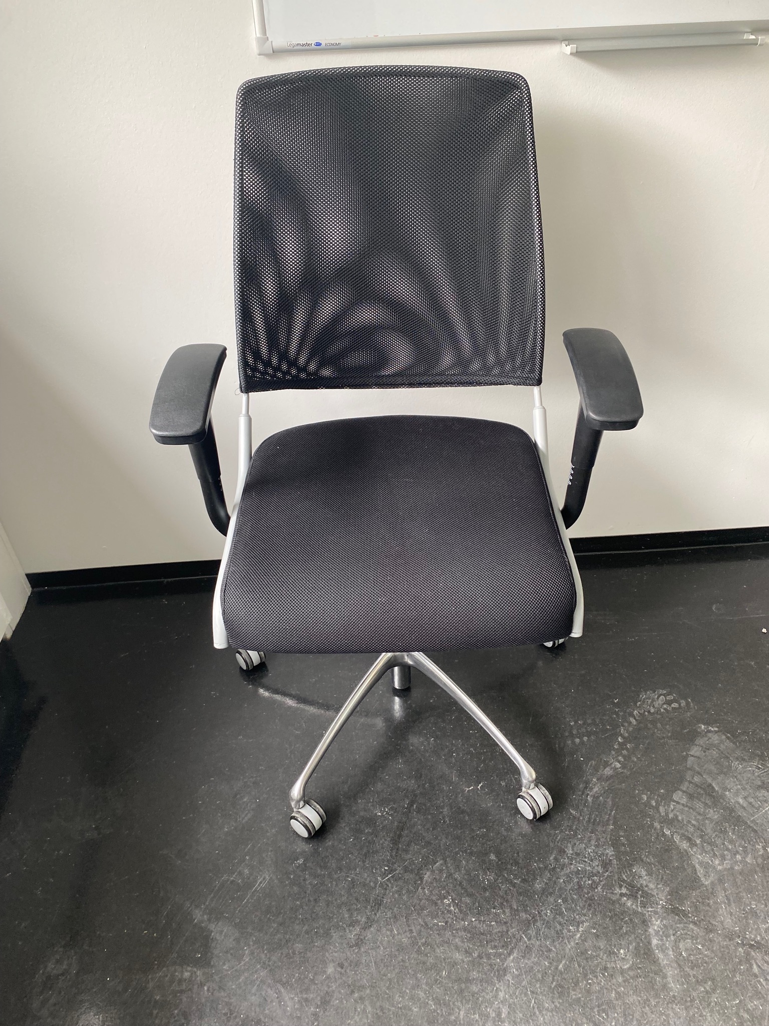 SELT / SOLD Faxi skrifborðsstóll frá Á. Guðmundsson 4