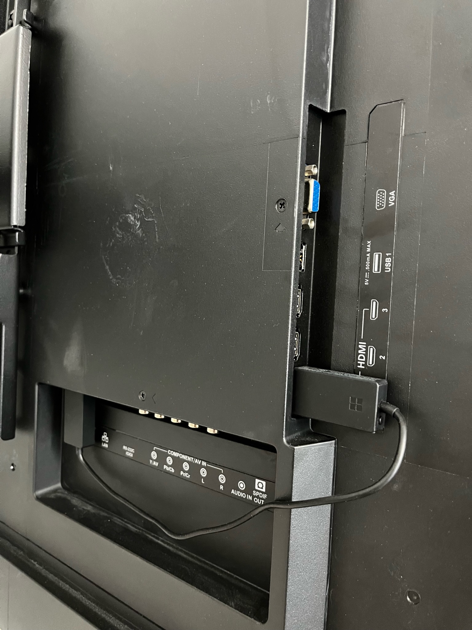 SELT / SOLD NEC upplýsingaskjár - 55'' með veggfestingu 4