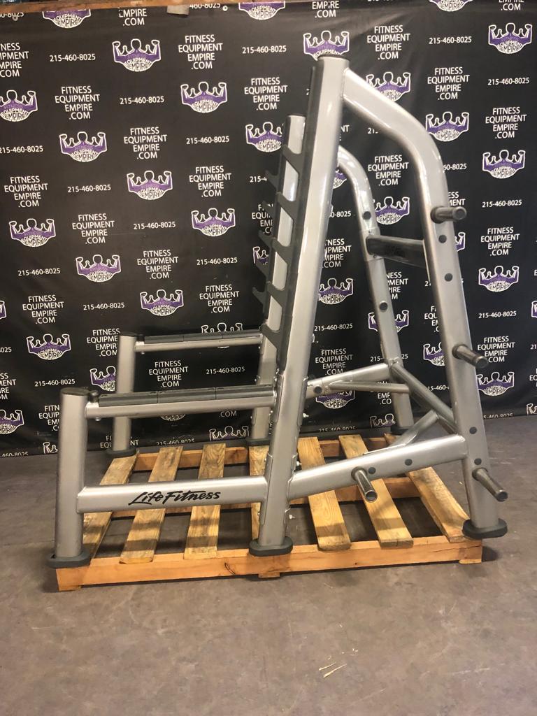 Selt/endurnýtt- Lyftingarekki - Life Fitness Olympic Squat Rack 7