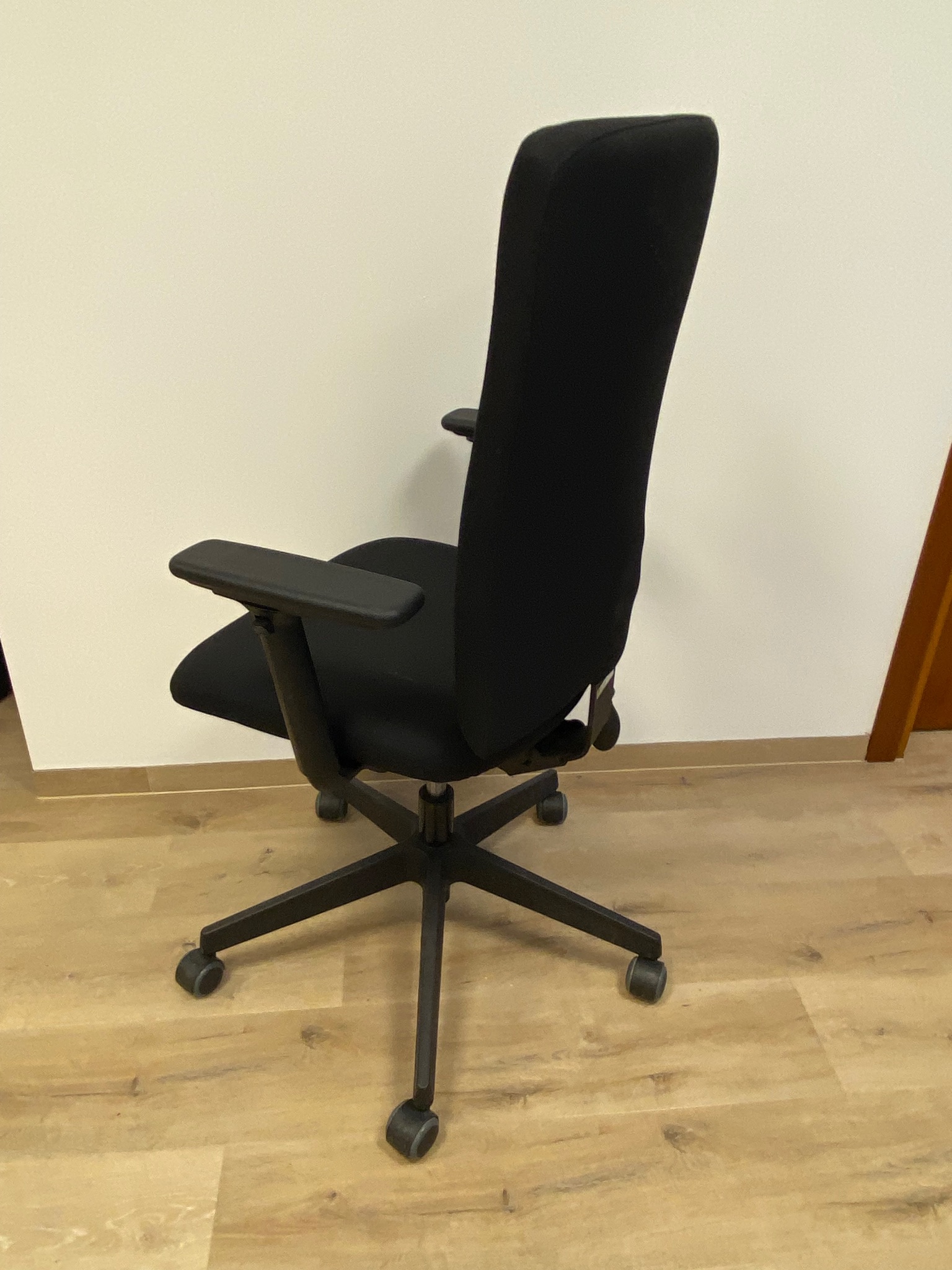 SELT / SOLD Skrifborðsstóll frá Á. Guðmundsson, Mark 31 Plus 5