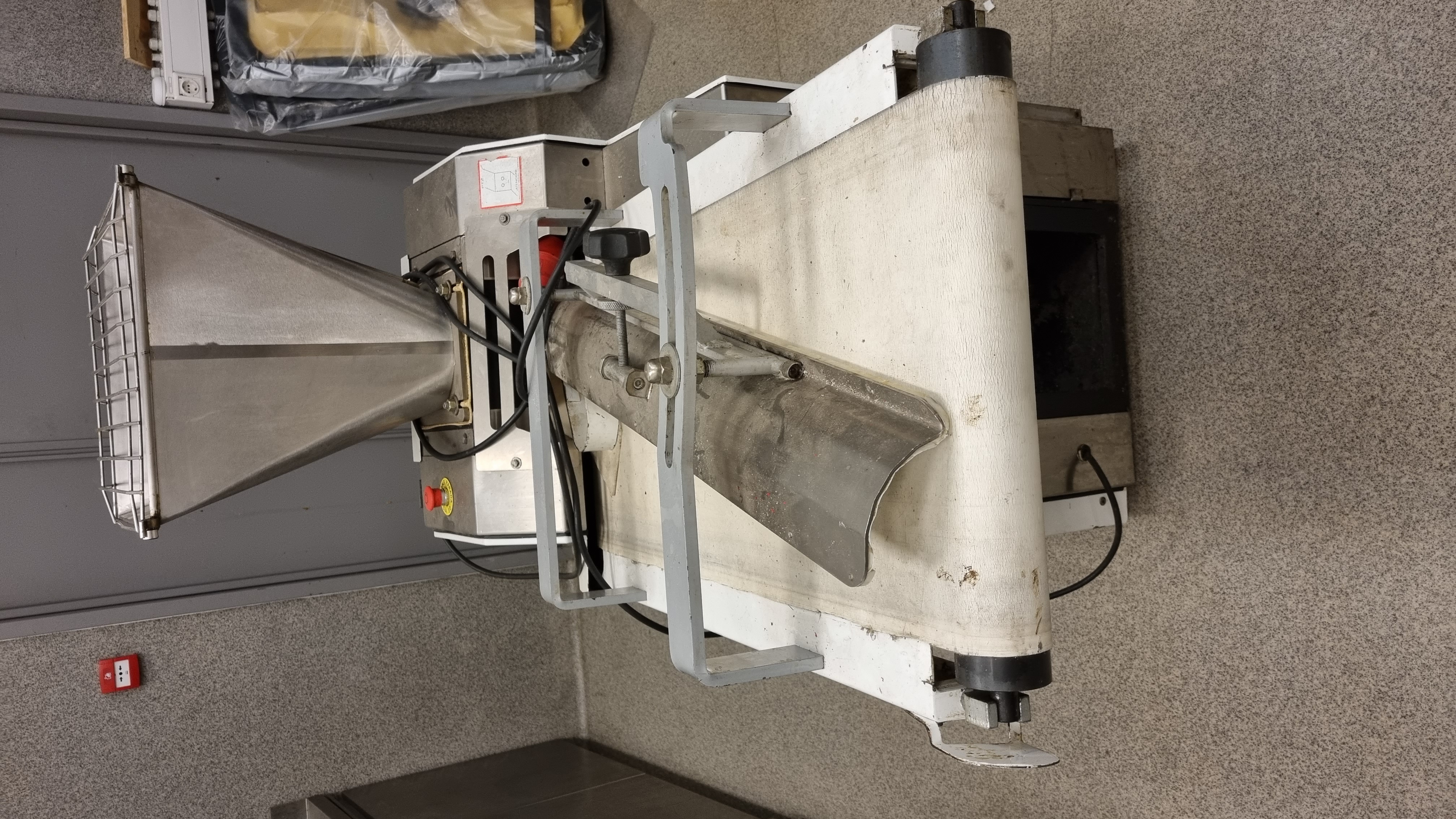 SELT / SOLD - Hnoðvél - PTZ-30 Continuous Dough Divider 4