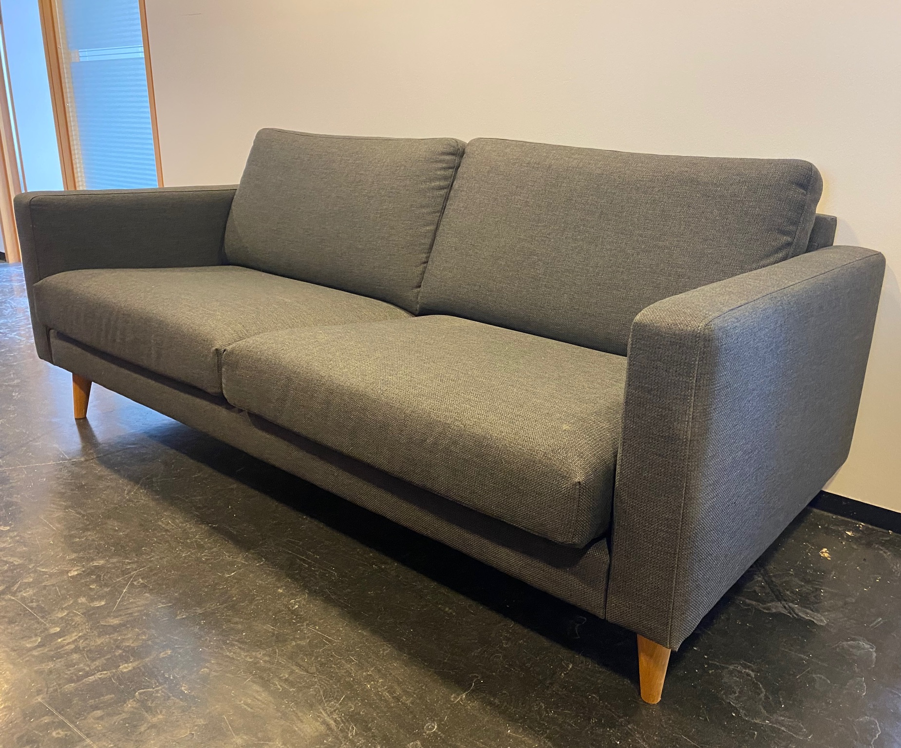 SELT / SOLD Vandaður sófi, B205 x D93 sm.