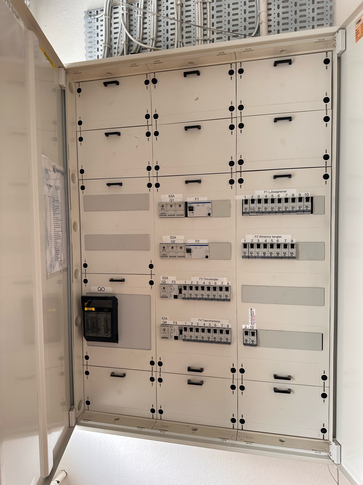 SELT / SOLD Rafmagnstafla 2