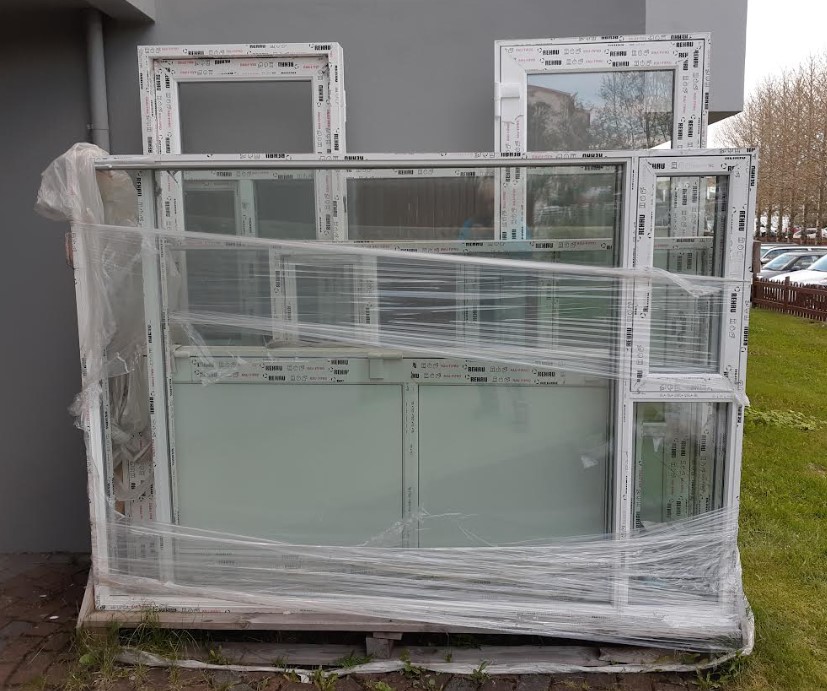SELT / SOLD - Gluggi 2 - nýr PVC - 176x138 sm með opnanlegt fag - REHAU NORDIC 3